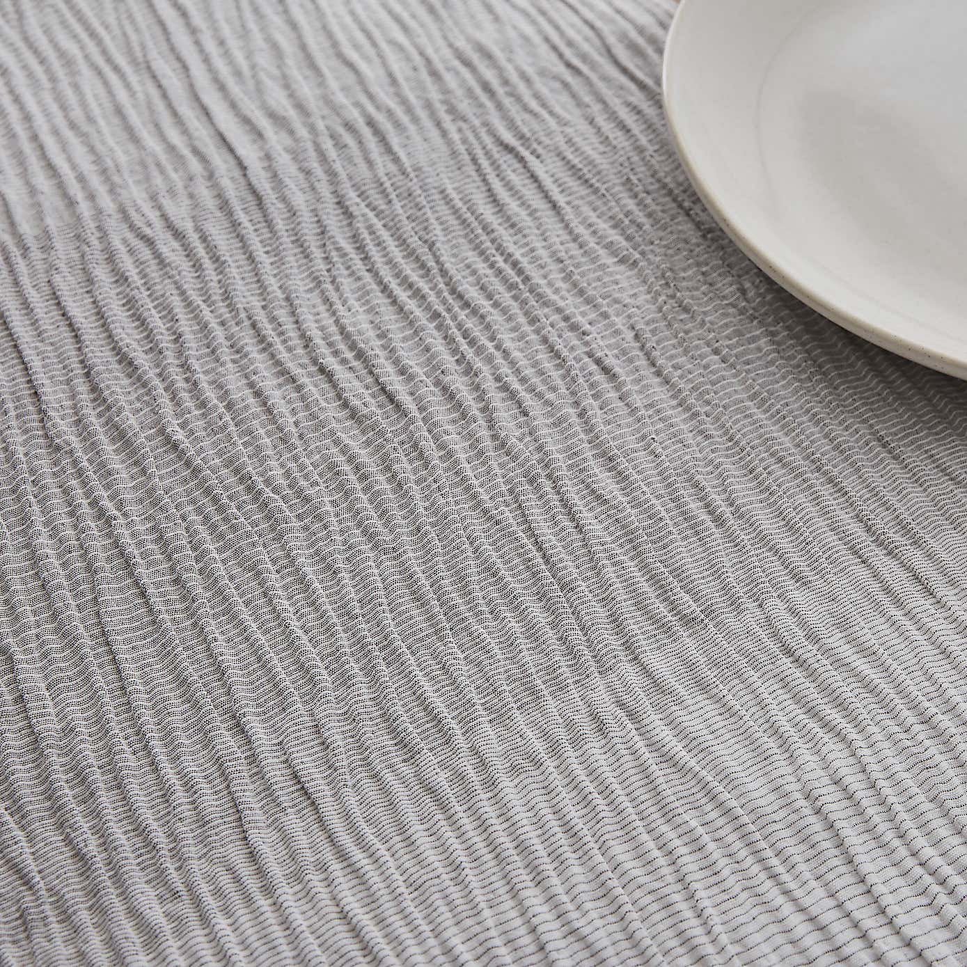 Better Dining Grey Crinkle Table Runner