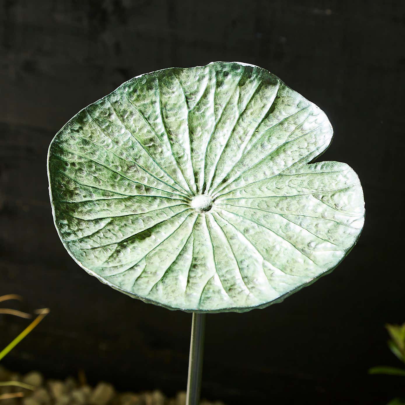 Indoor Outdoor Resin Lilypad Stake