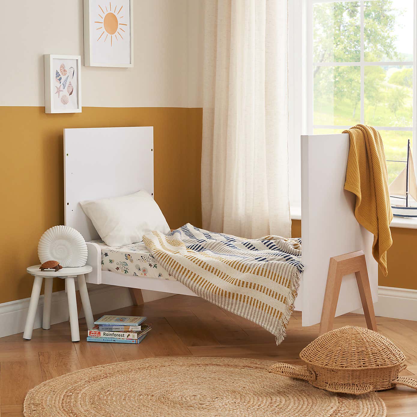 Tutti Bambini Fuori Mini Cot Bed