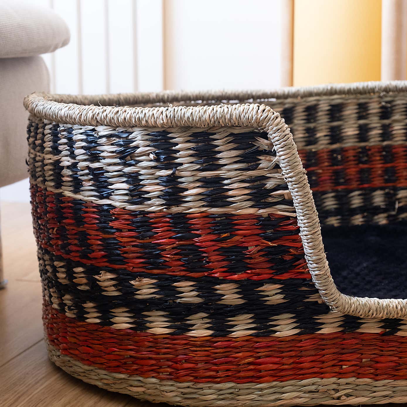 Multicoloured Seagrass Pet Bed