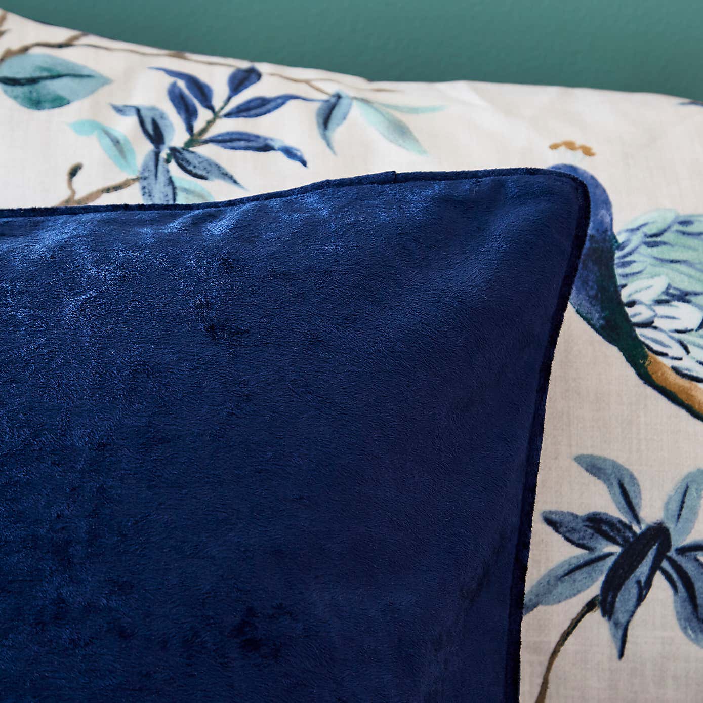 Crushed Velour Piped Pillowcase