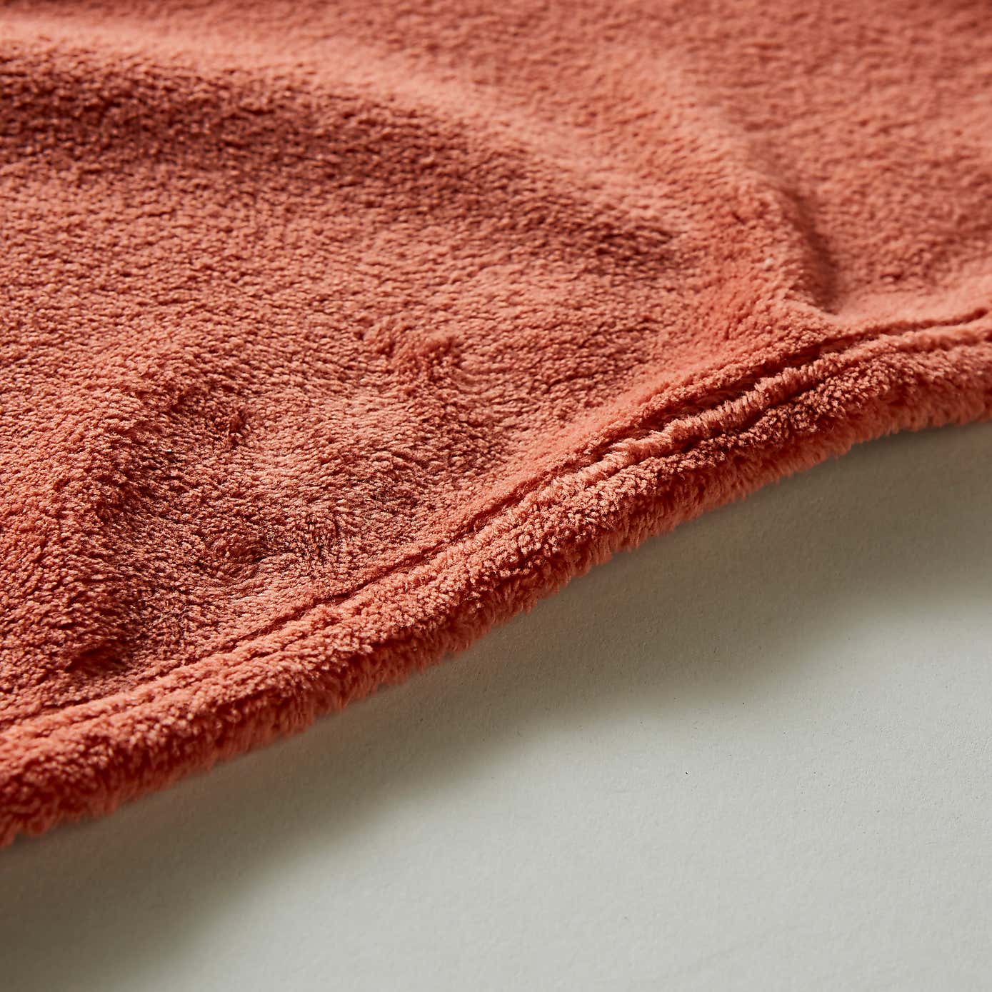 Soft Fleece Recycled Throw, 130x170cm