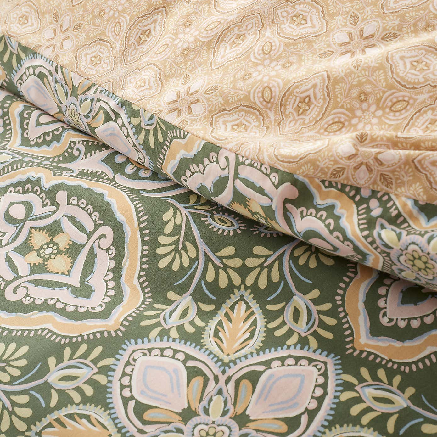 Pineapple Elephant Alba Reversible Duvet Cover & Pillowcase Set