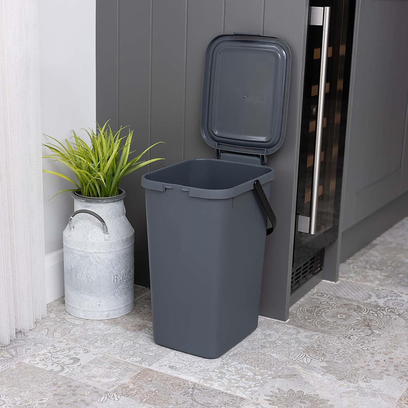 Stackable 18L Plastic Bin