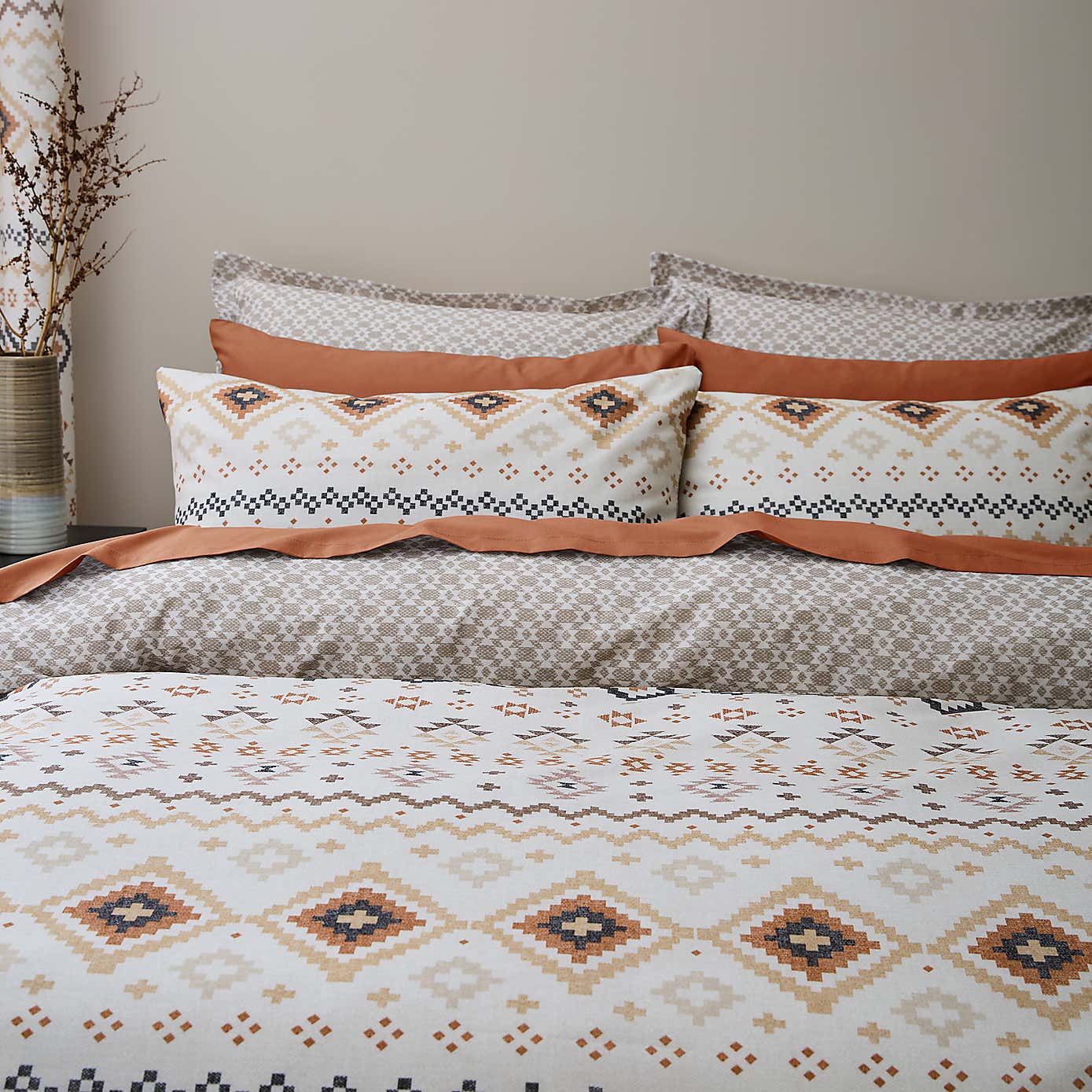 Jabari Aztec 144 Thread Count Reversible Duvet Cover & Pillowcase Set