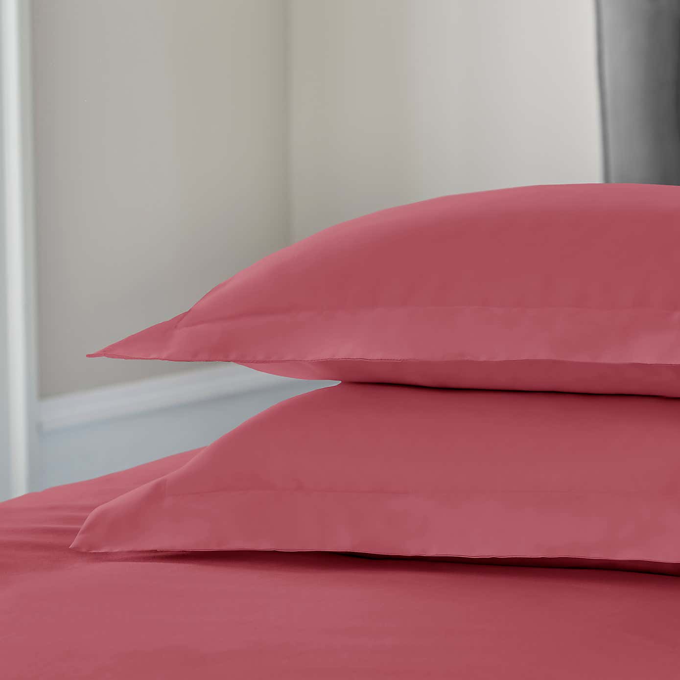 Dorma 300 Thread Count 100% Cotton Sateen Plain Oxford Pillowcase