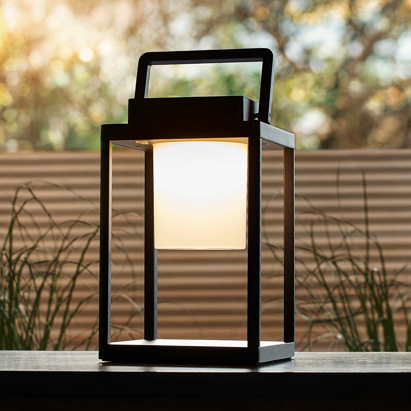 Vogue Alti Outdoor USB Rechargeable Table Light