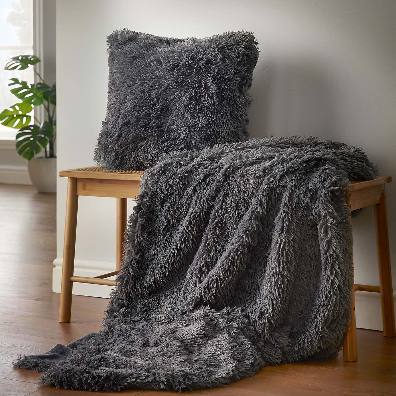 Cuddly Faux Fur Throw 150cm x 200cm
