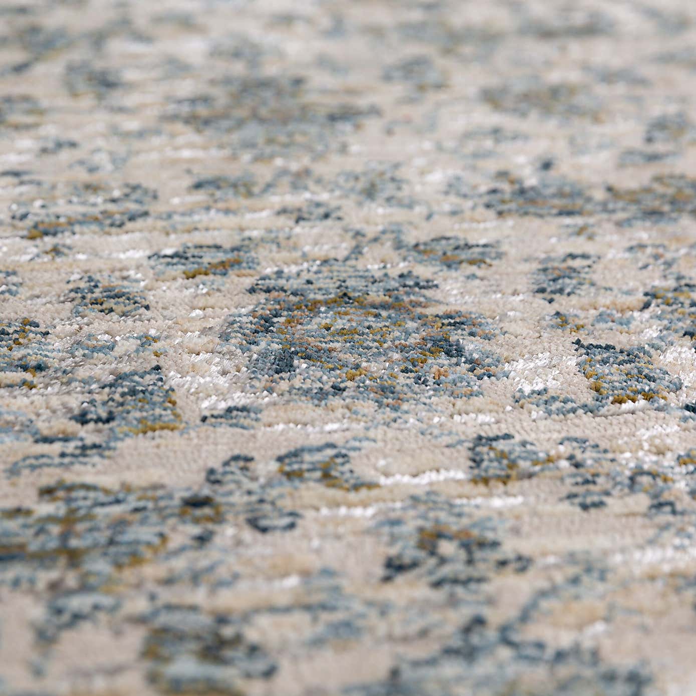 Remy Traditional Floral Rug