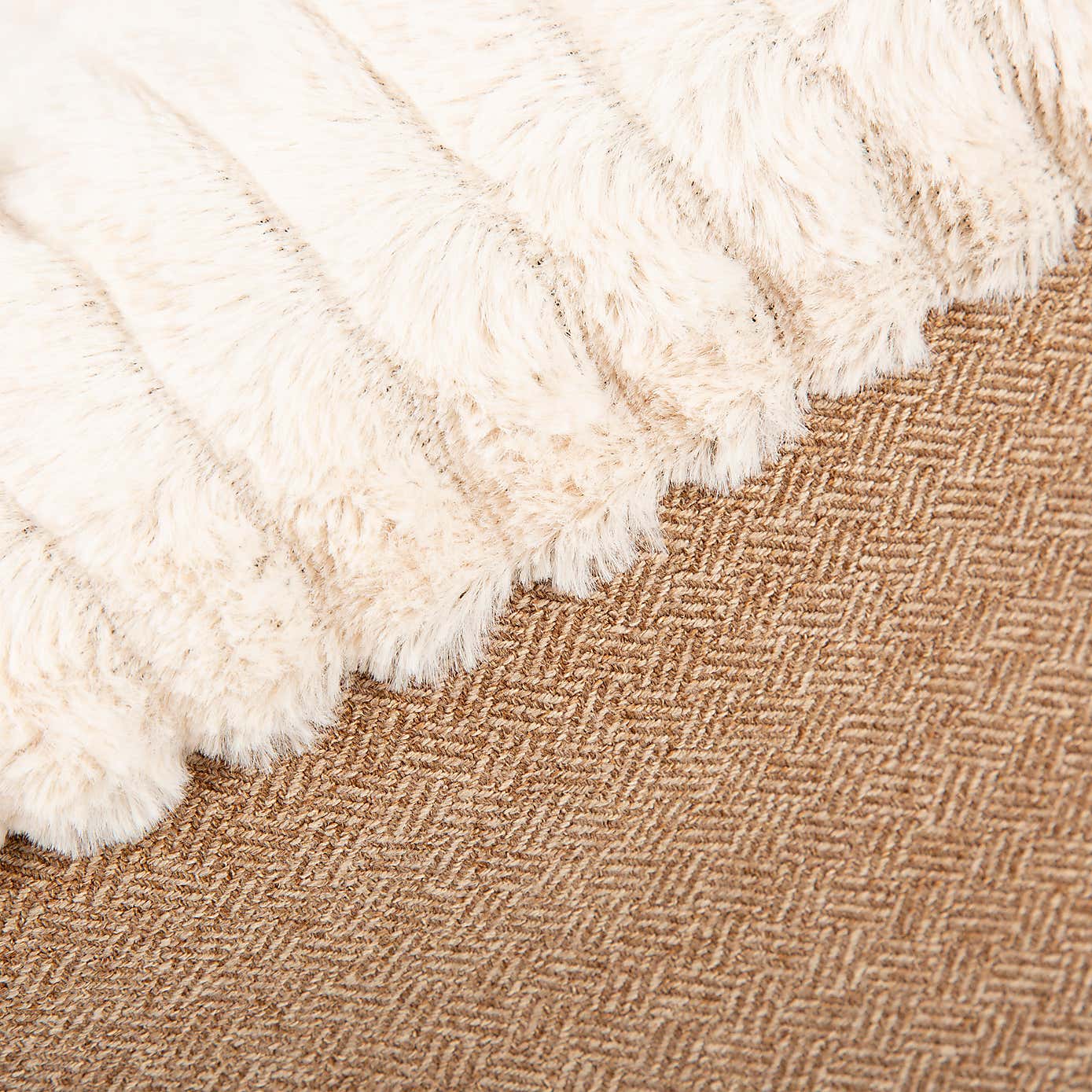 Scruffs Ellen Donut Dog Bed