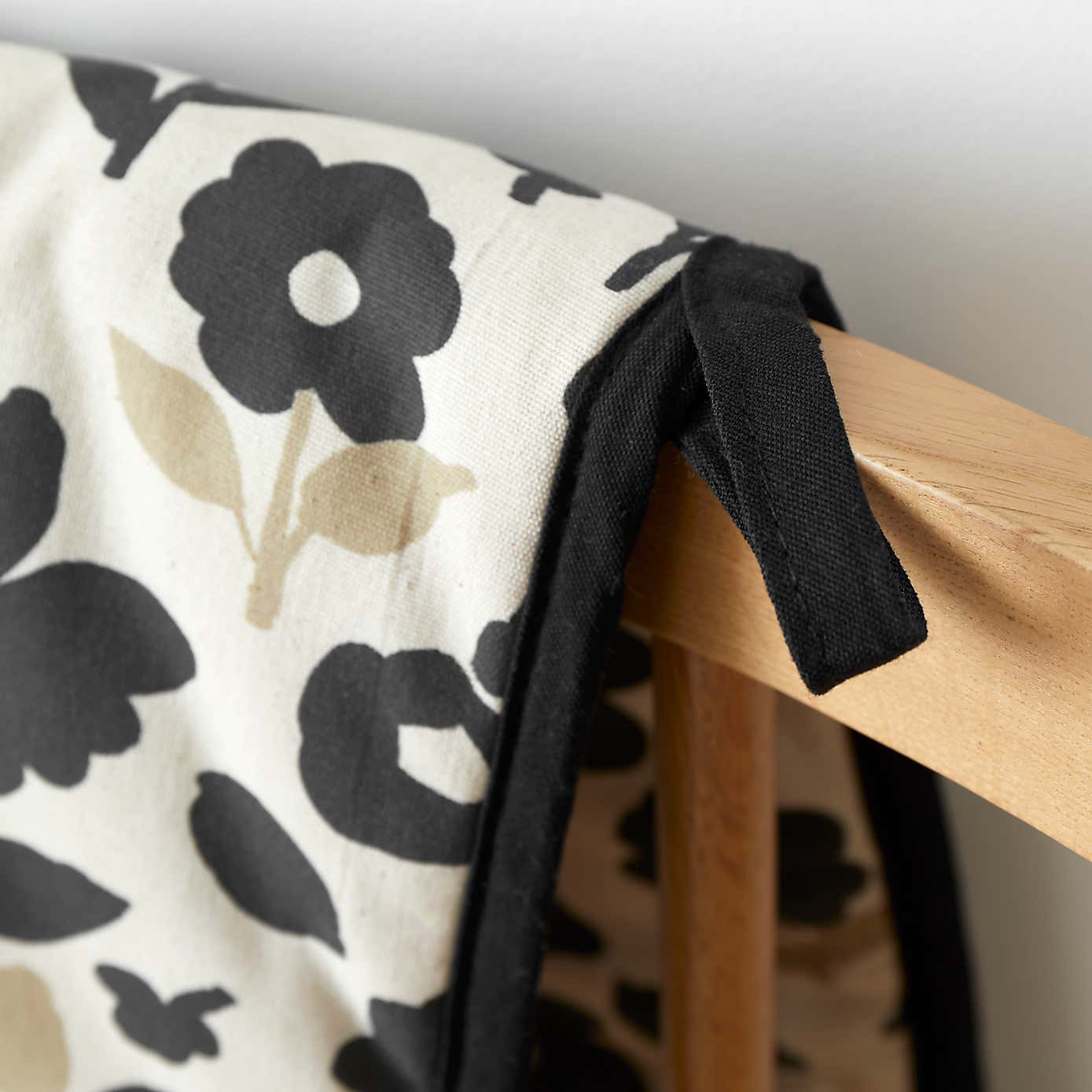 Floral Monochrome Cotton Double Oven Glove