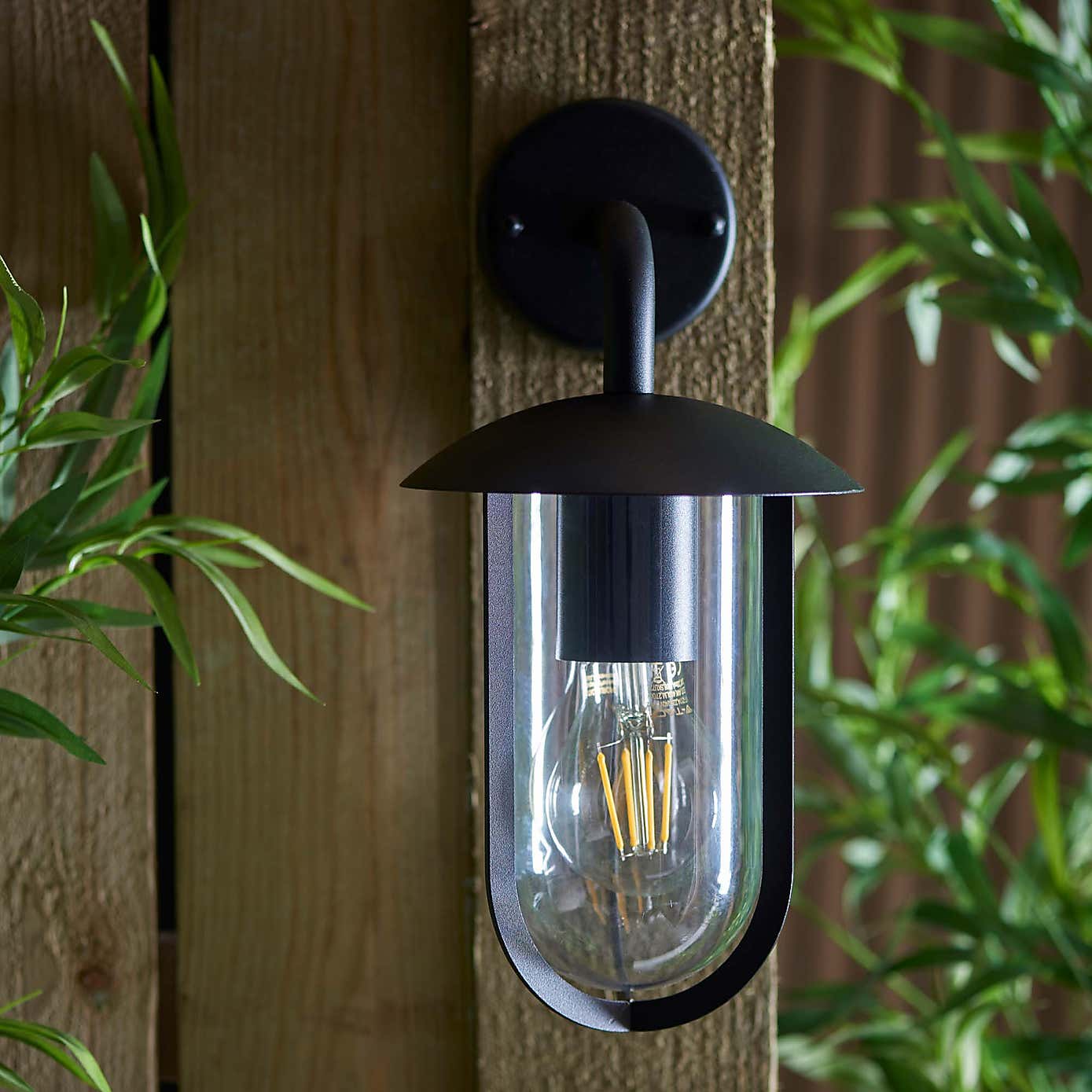 Vogue Roman Outdoor Wall Light