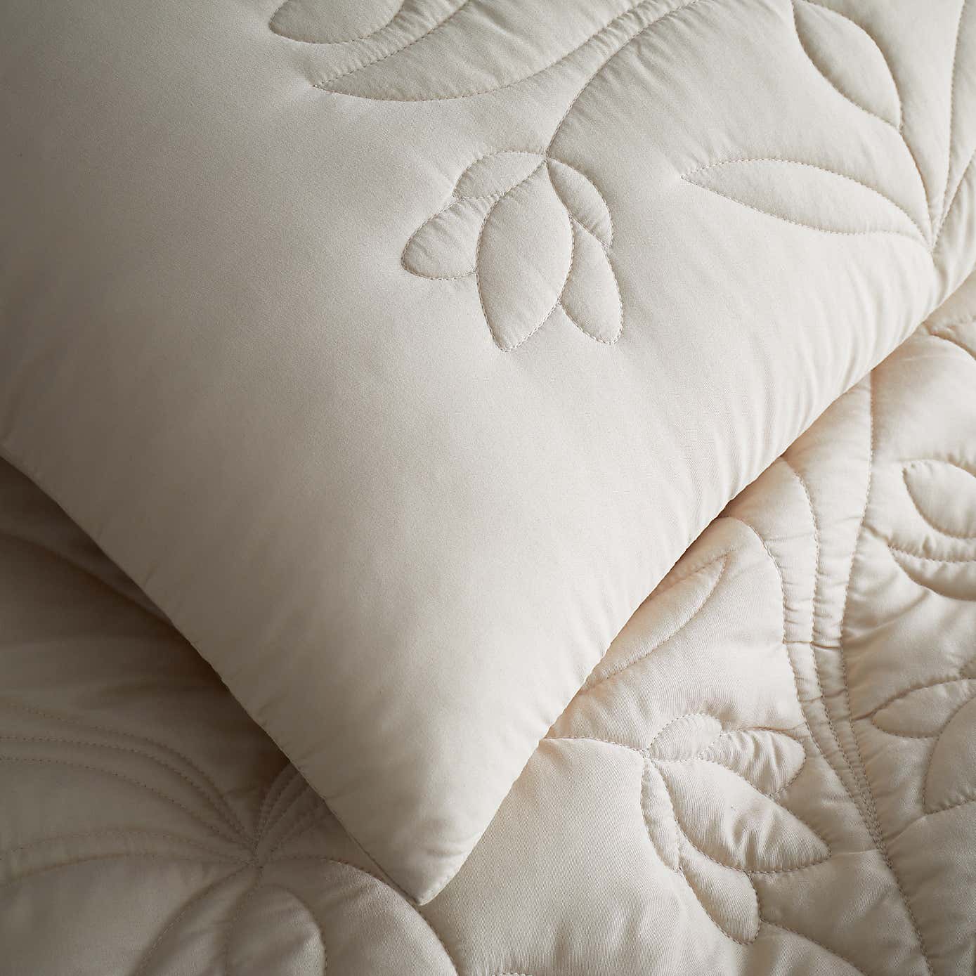 Quilted Nouveau Duvet Cover and Pillowcase Set