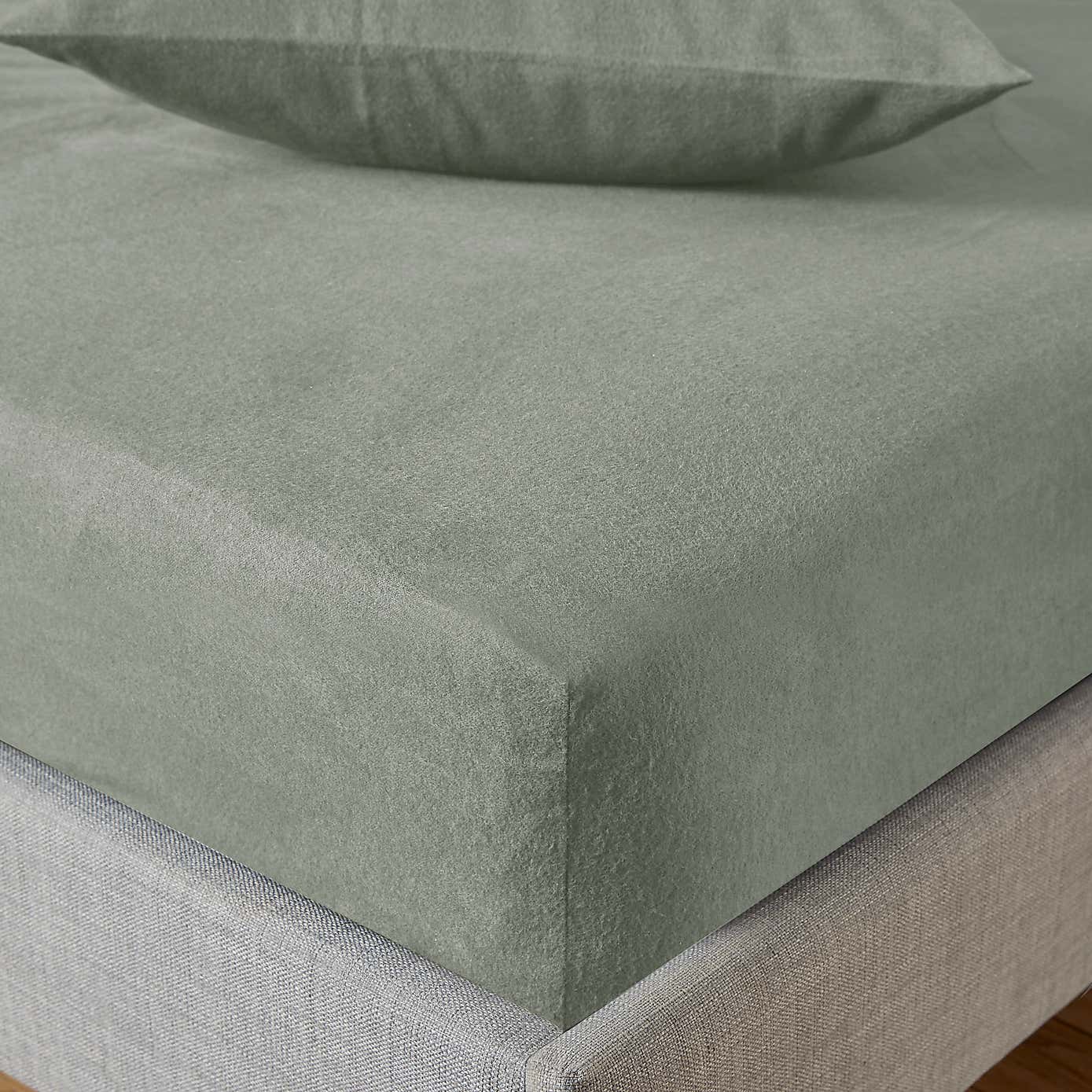 Soft & Cosy Brushed Cotton Fitted Sheet