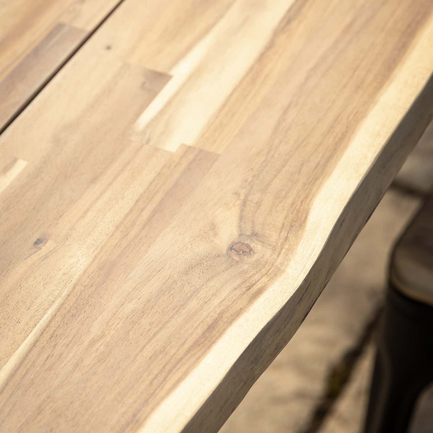 Ottinge Traditional Dining Table