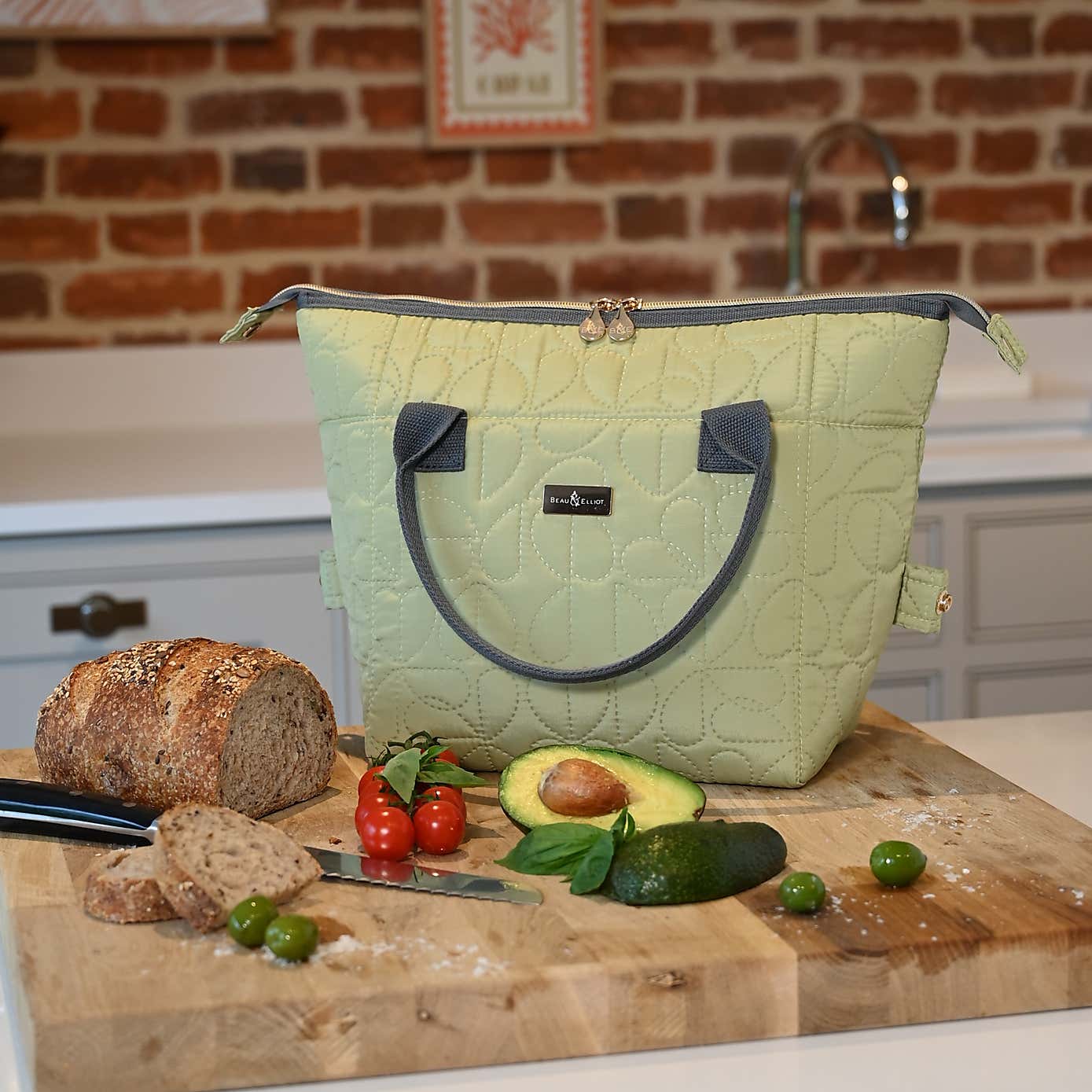 Navigate Oxford Quilted Convertible Lunch Bag