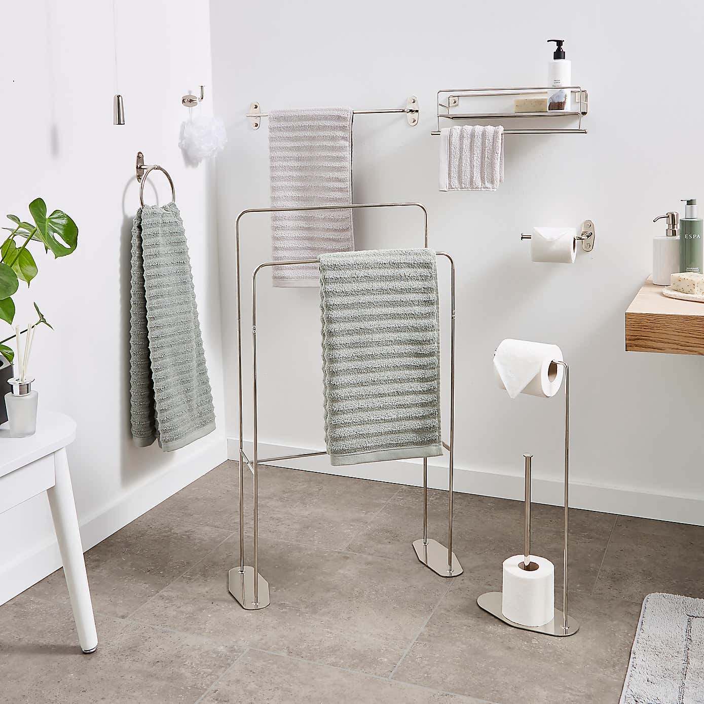 Essentials Towel Rail