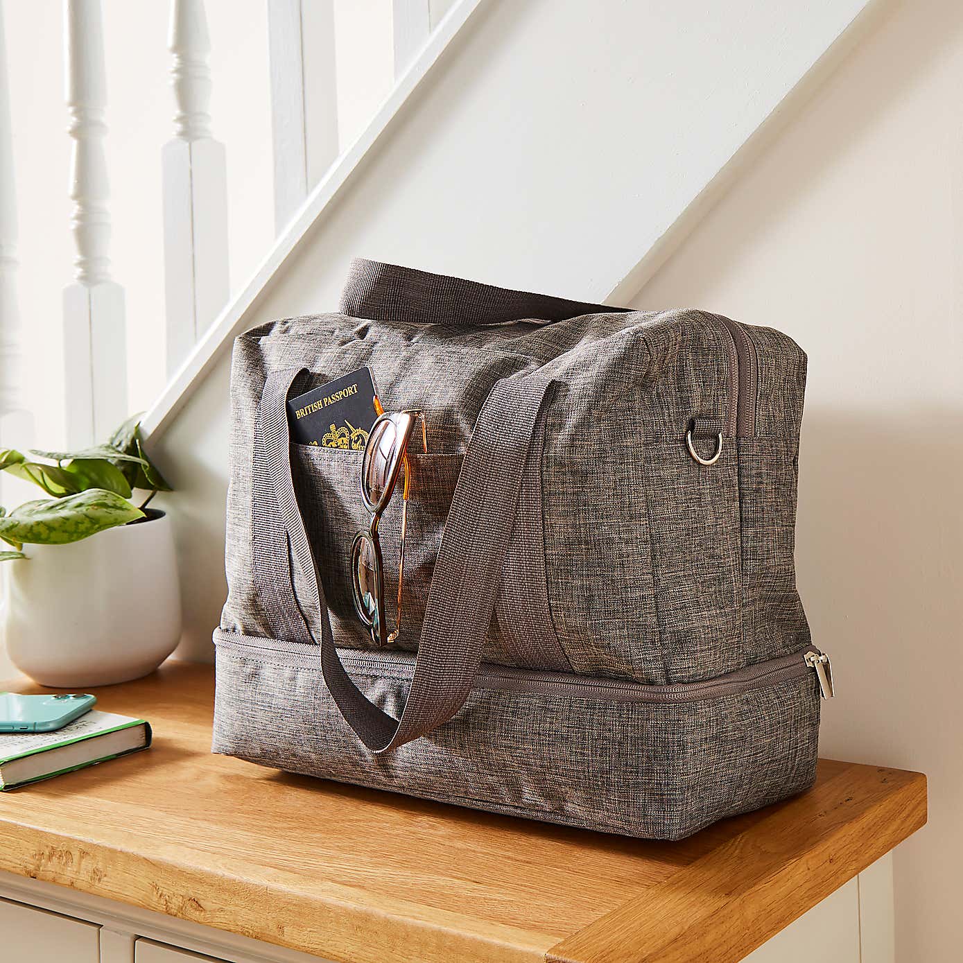 Over Handle Travel Holdall