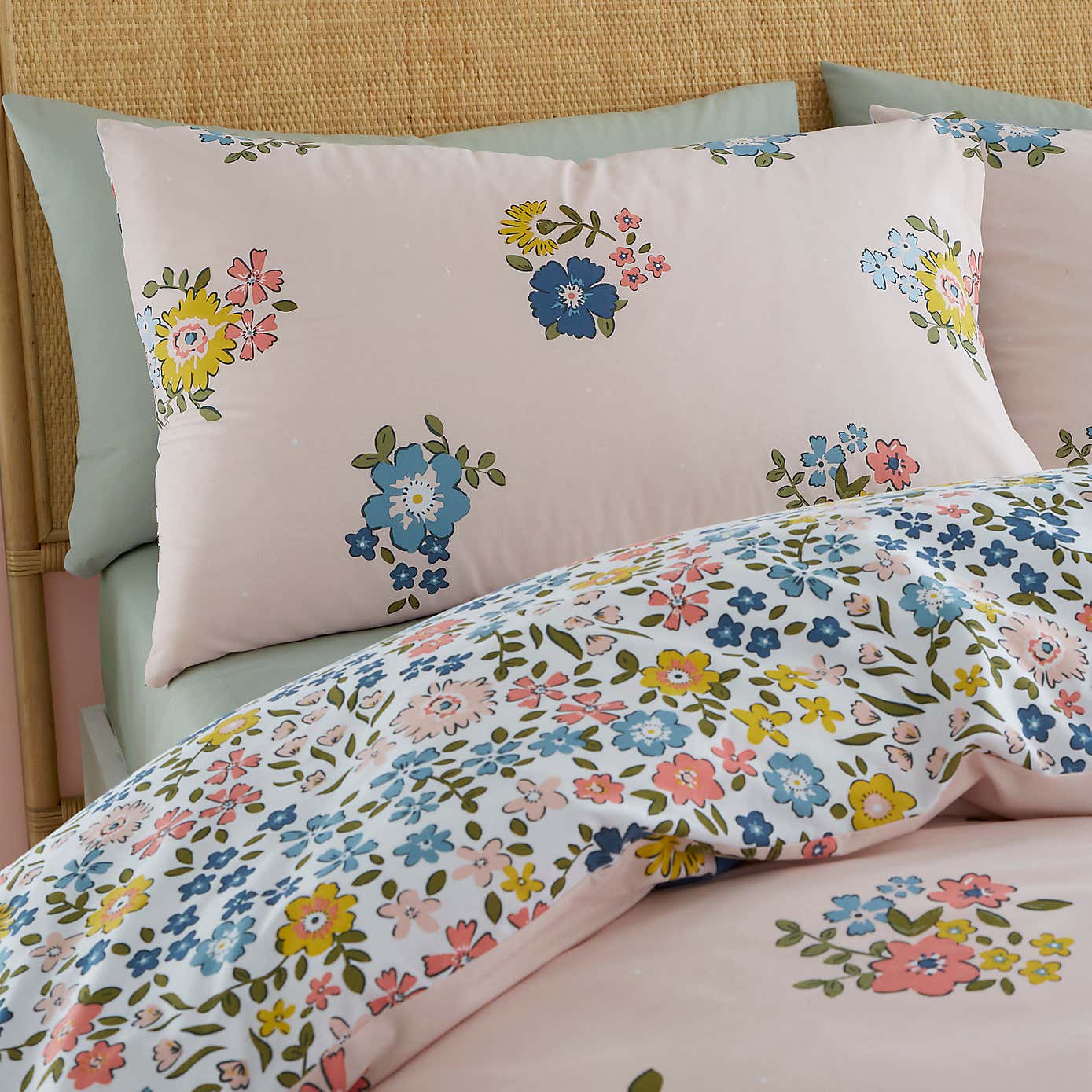Vintage Floral Duvet Cover and Pillowcase Set