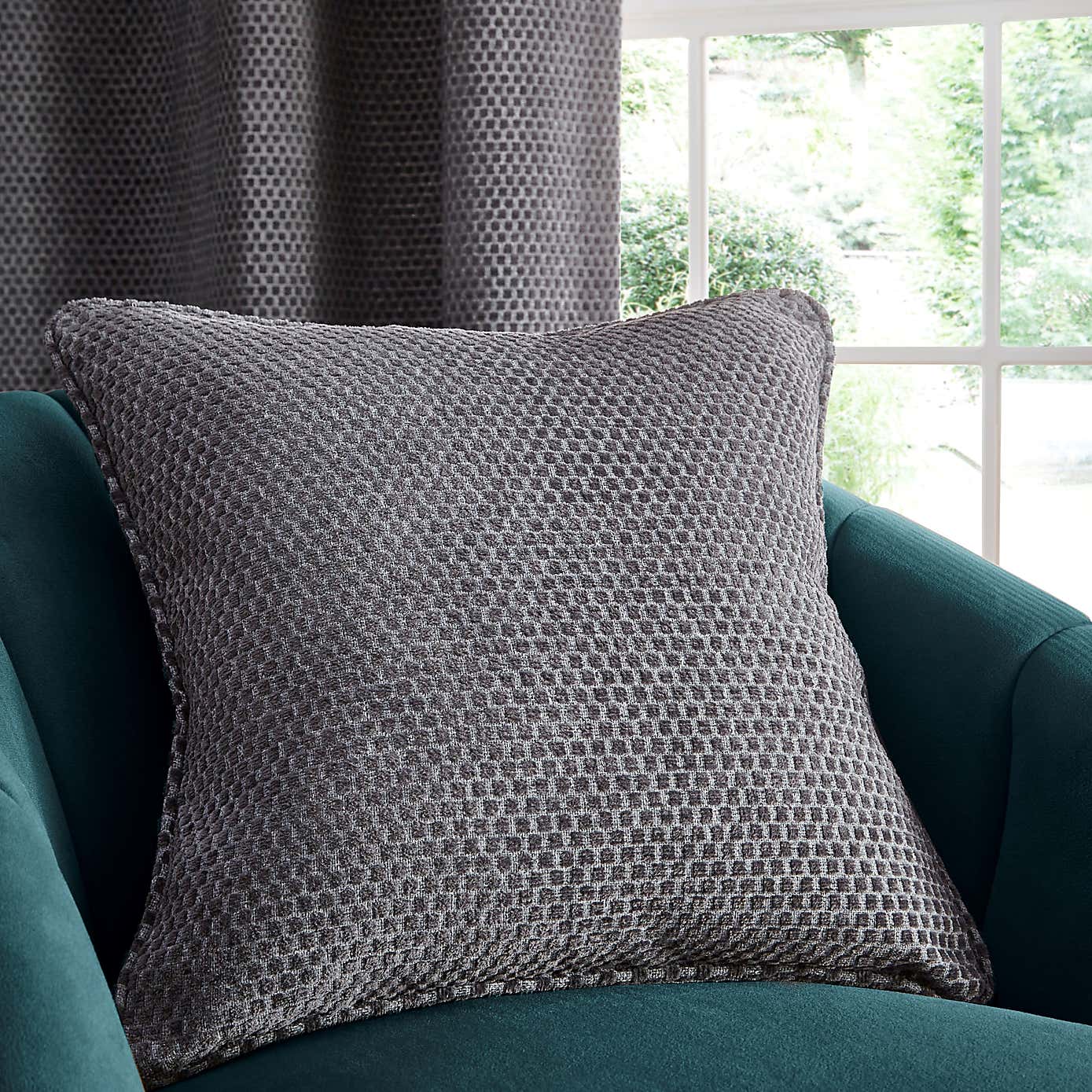 Hava Chenille Cushion