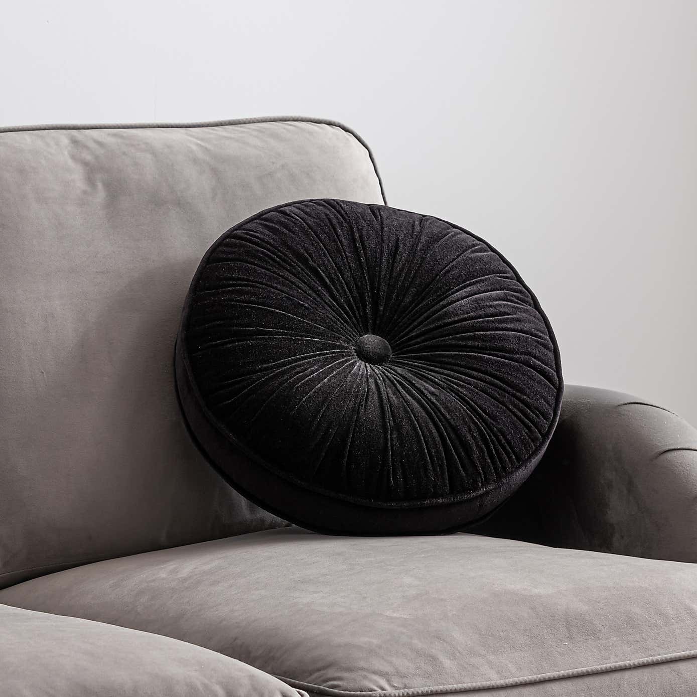 Emerald Clara Circular Cushion