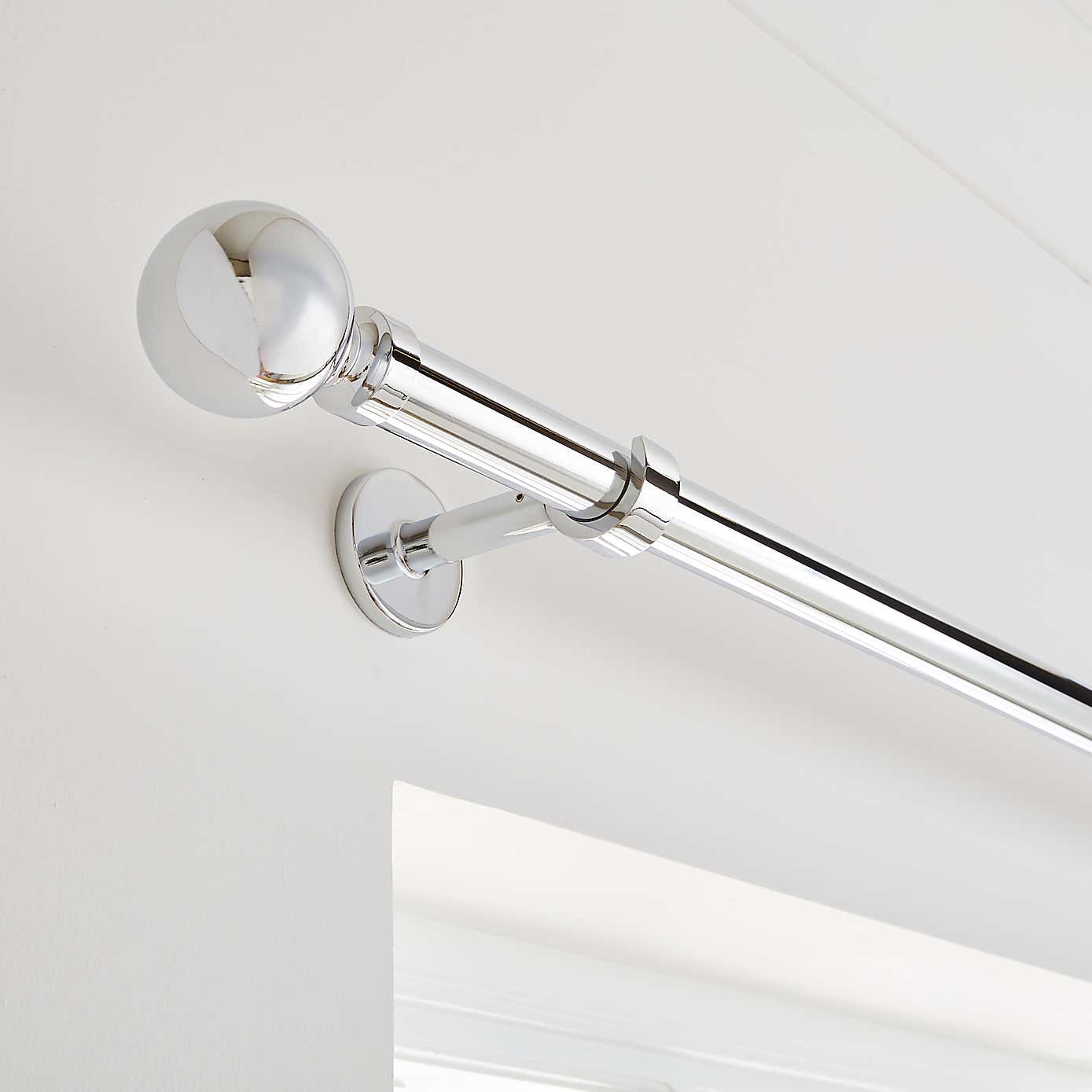 Ashton Metal Extendable Eyelet Curtain Pole