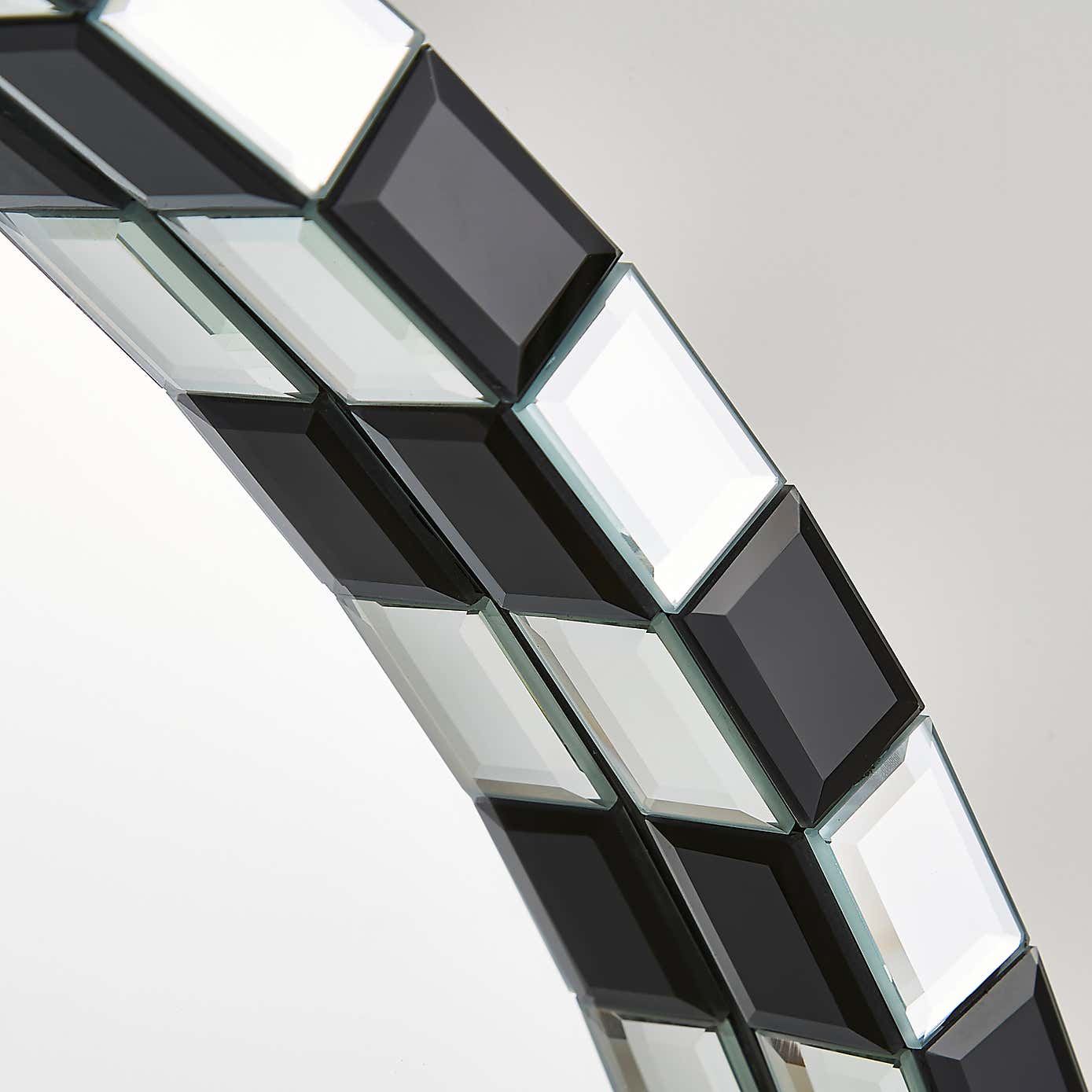 Monochrome Mosaic Edge Round Wall Mirror