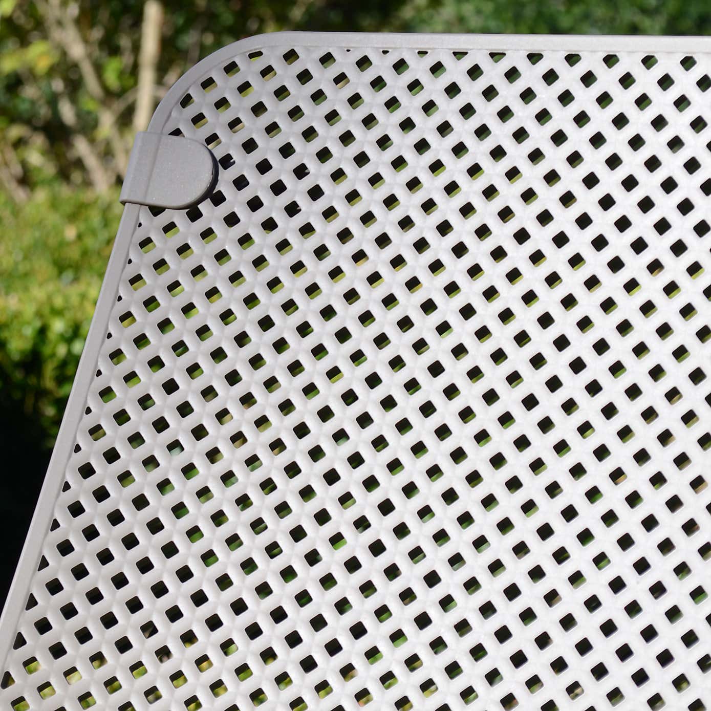 Nardi Step Low Round Table with 2 Net Lounge Chairs