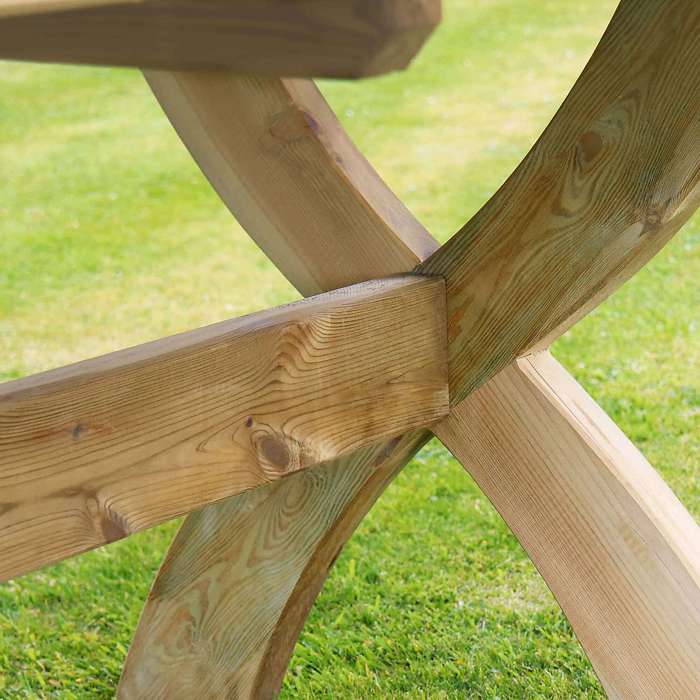 Harriet Dining Table