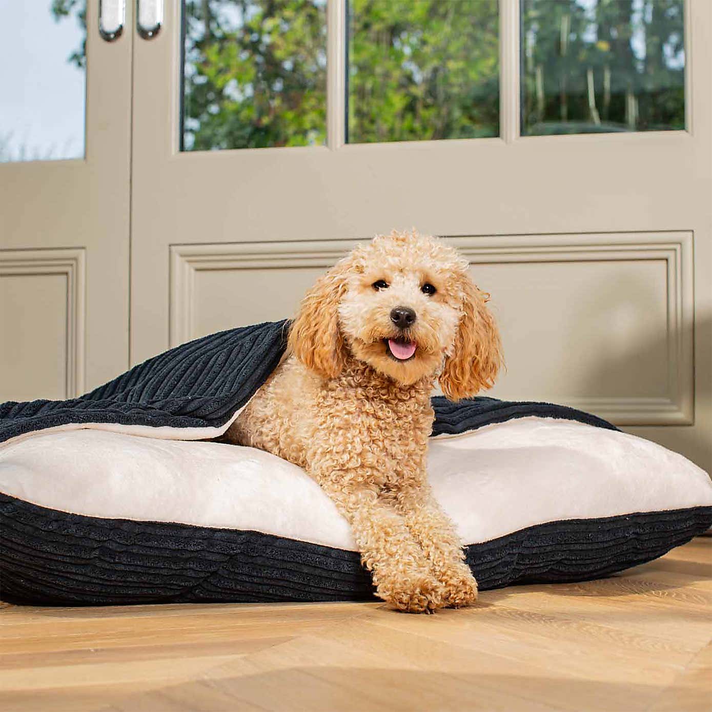 Lords and Labradors Essentials Sleepy Burrow Dog Bed