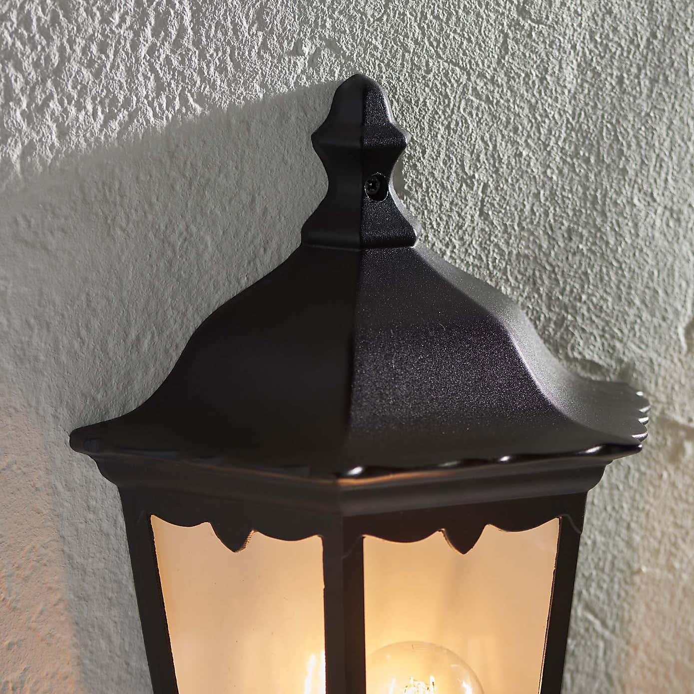 Return - Vogue Trenton Outdoor Wall Light