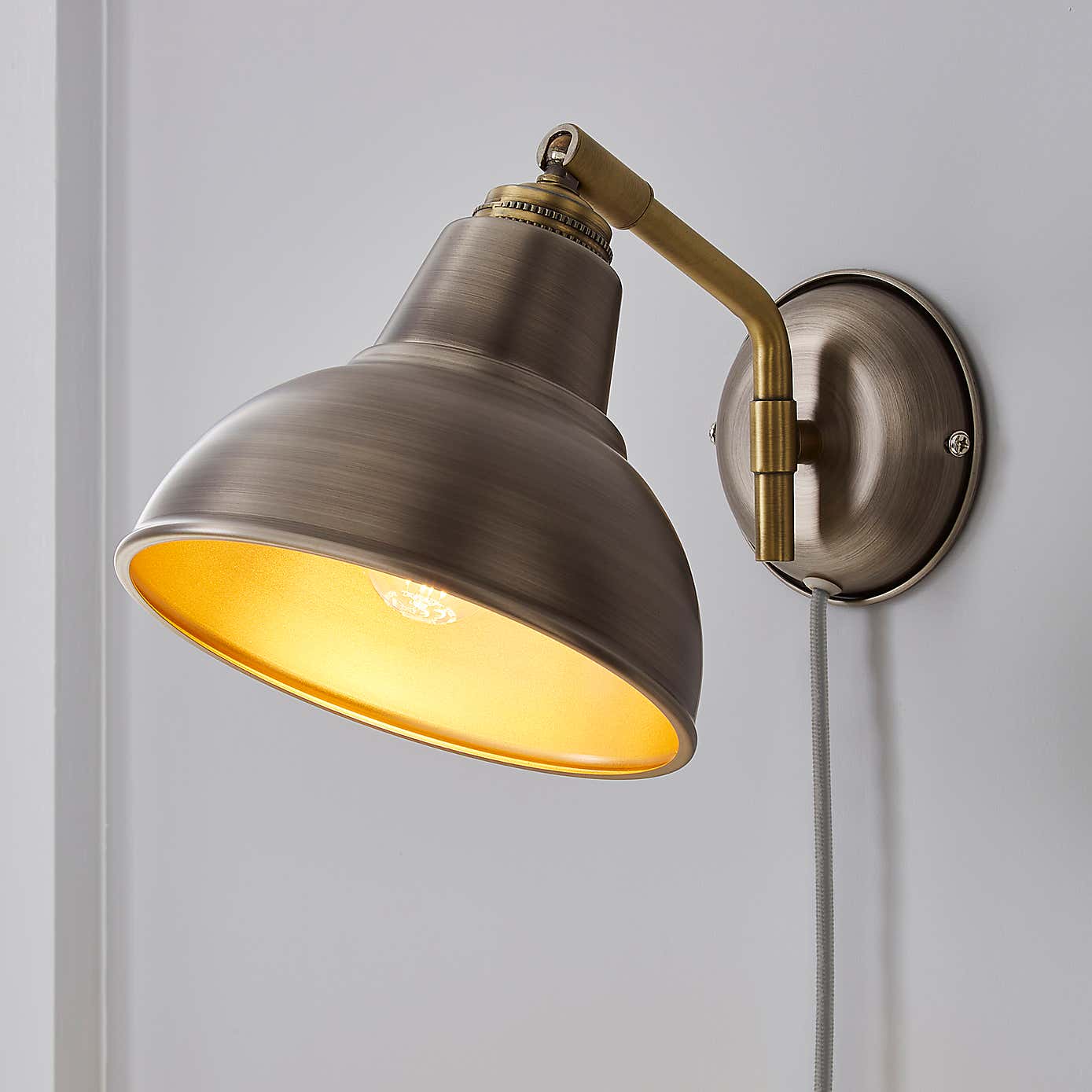 Bradwell Easyfit Plug-in Wall Light
