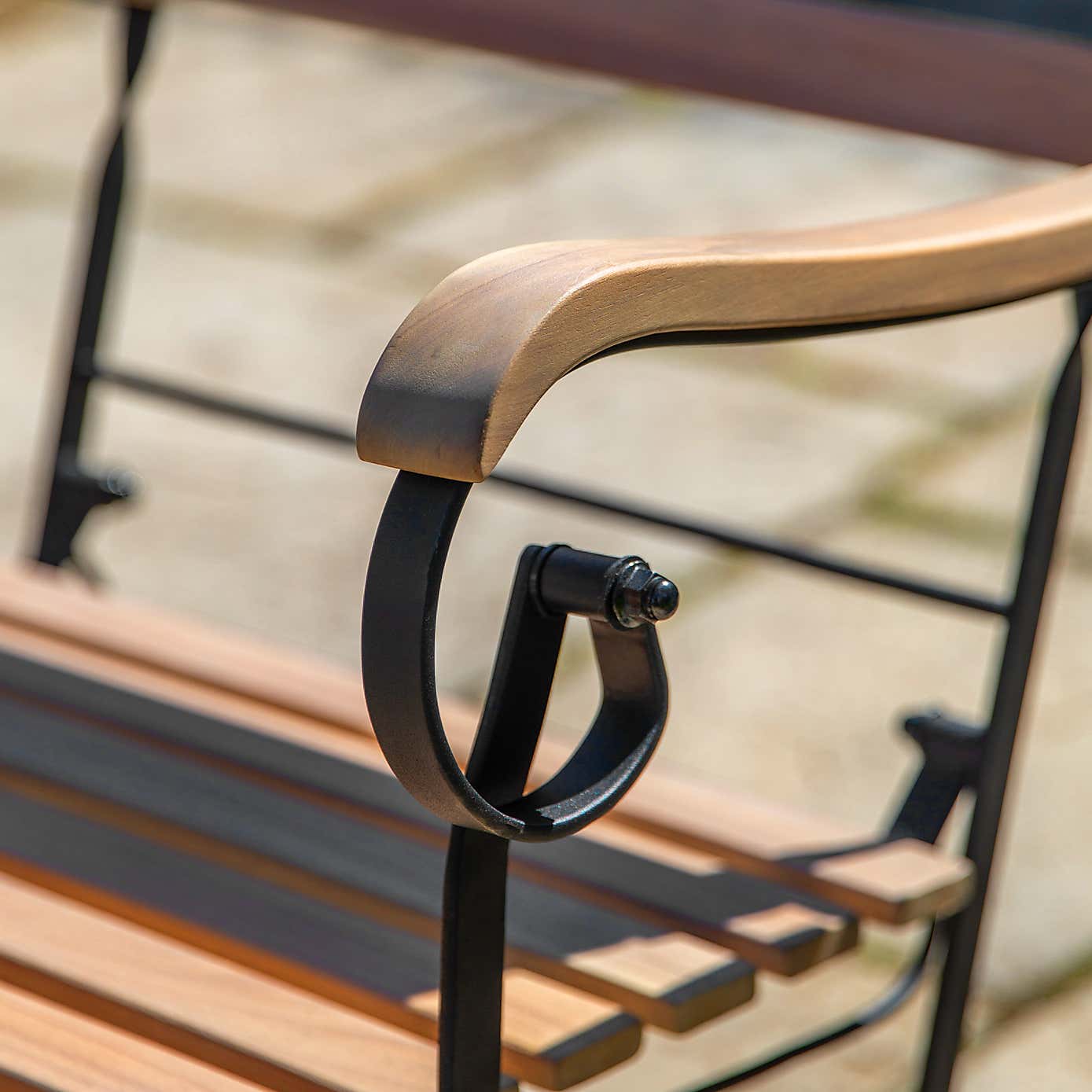 Ottinge Traditional Dining Set