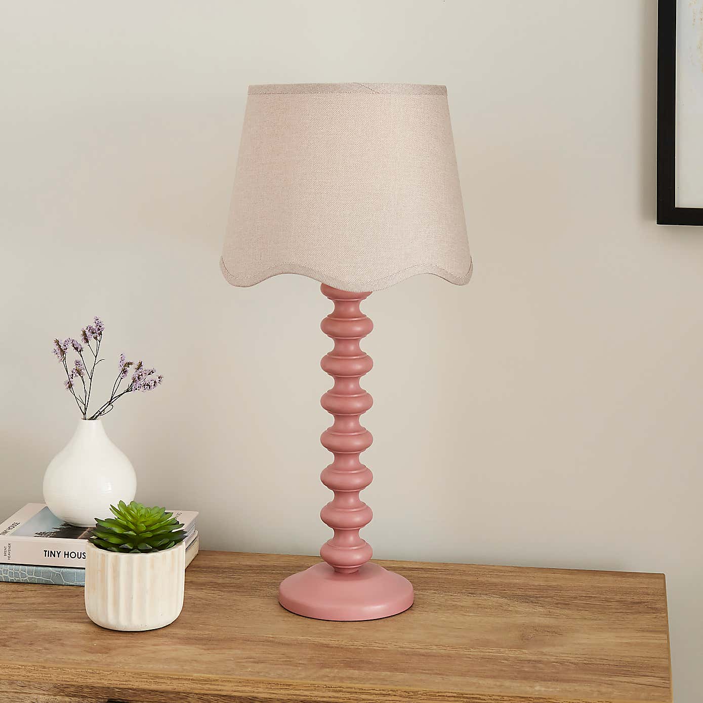 Scalloped Edge Linen Lamp Shade