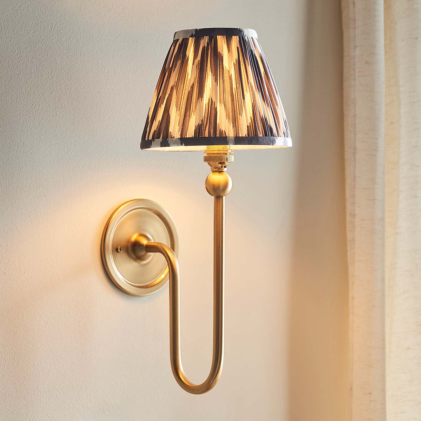 Vogue Javier Mid Century Wall Light with Grey Zigzag Lamp Shade