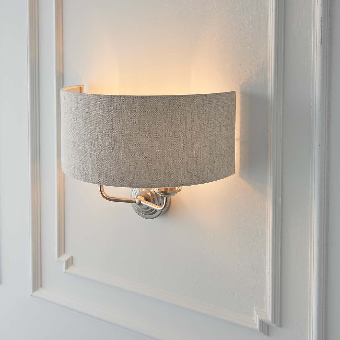 Vogue Sandringham 2 Light Wall Light