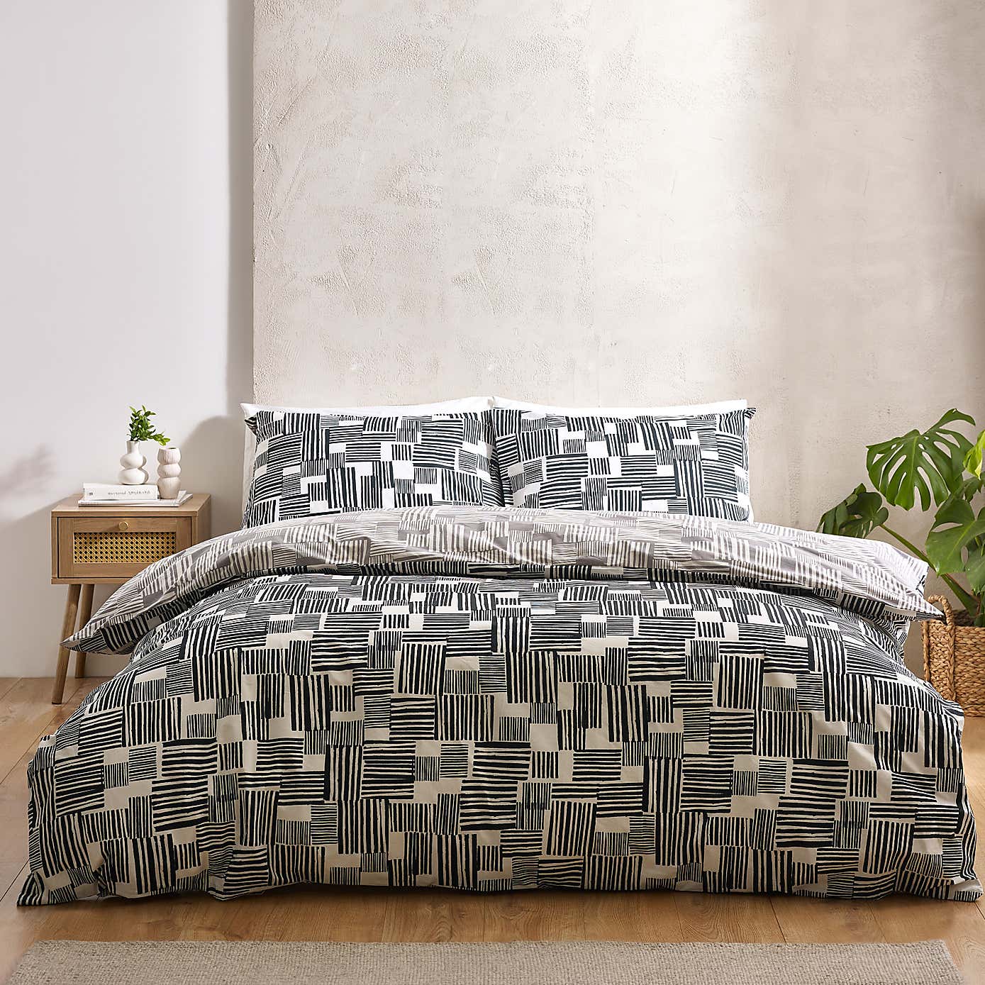 Catherine Lansfield Blocks Reversible Duvet Cover & Pillowcase Set