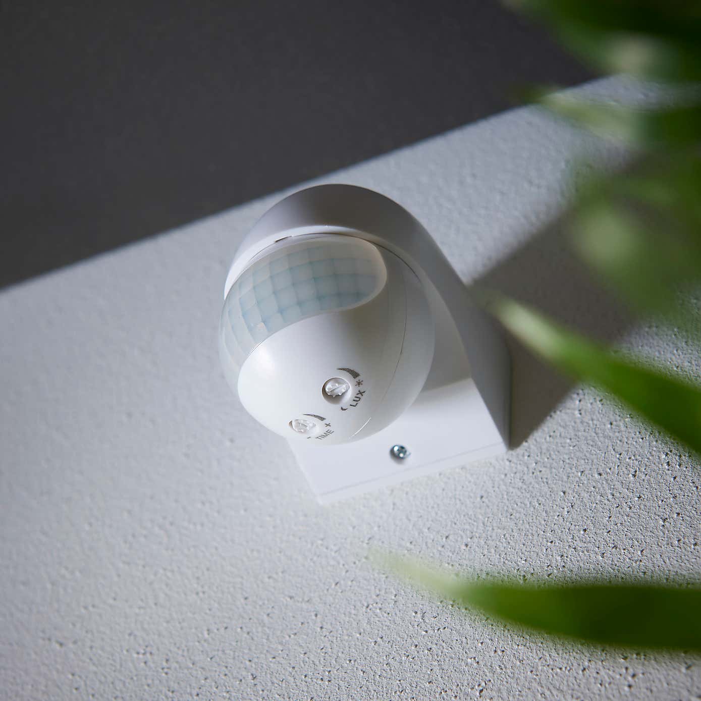 Black PIR Sensor Outdoor Wall Light