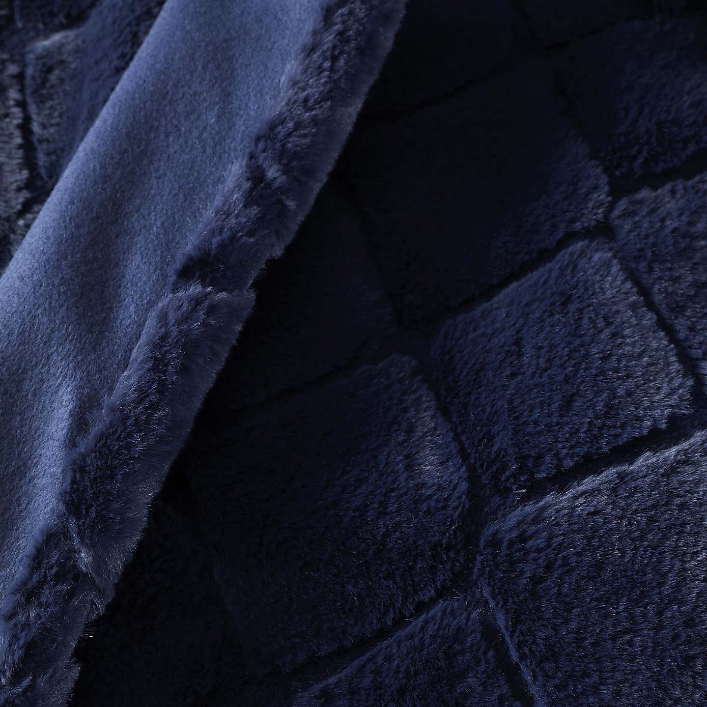 Catherine Lansfield Cosy Diamond 130cm x 170cm Throw