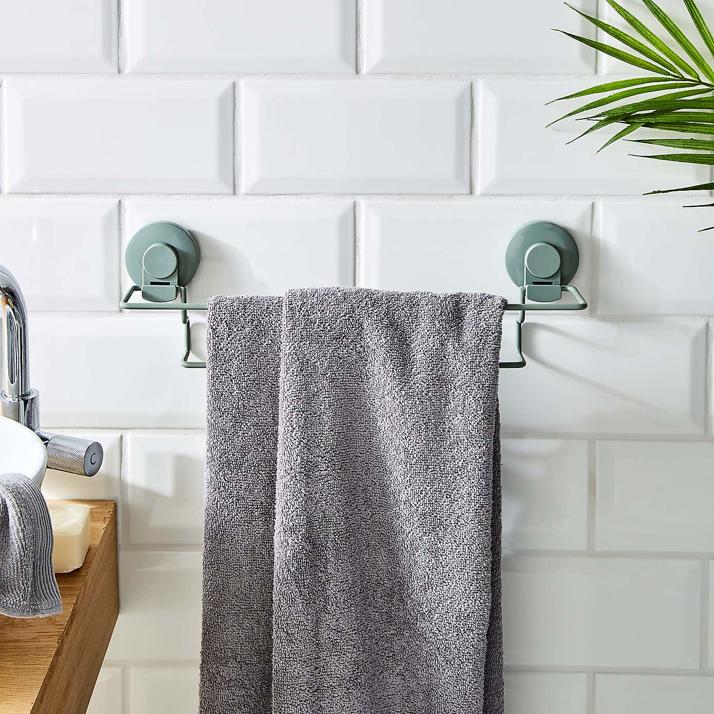 Wire Suction Towel Rail