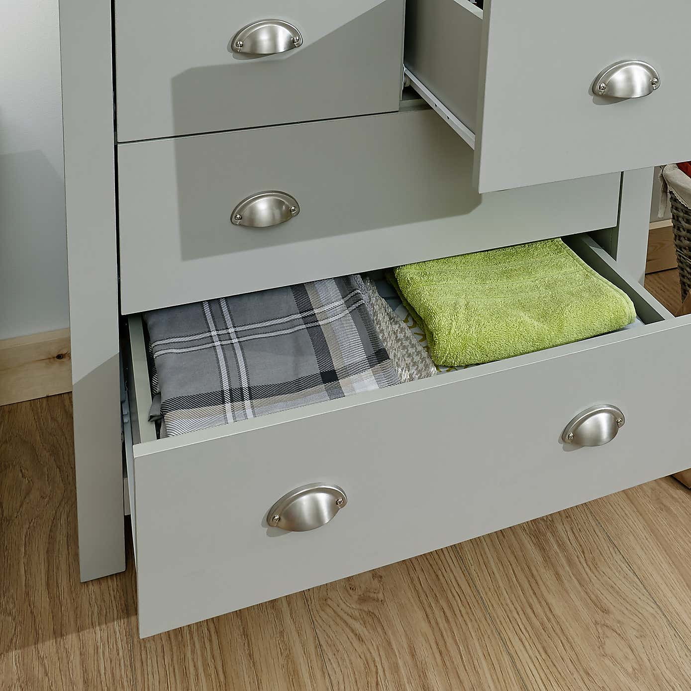 Lancaster Chest of Drawers