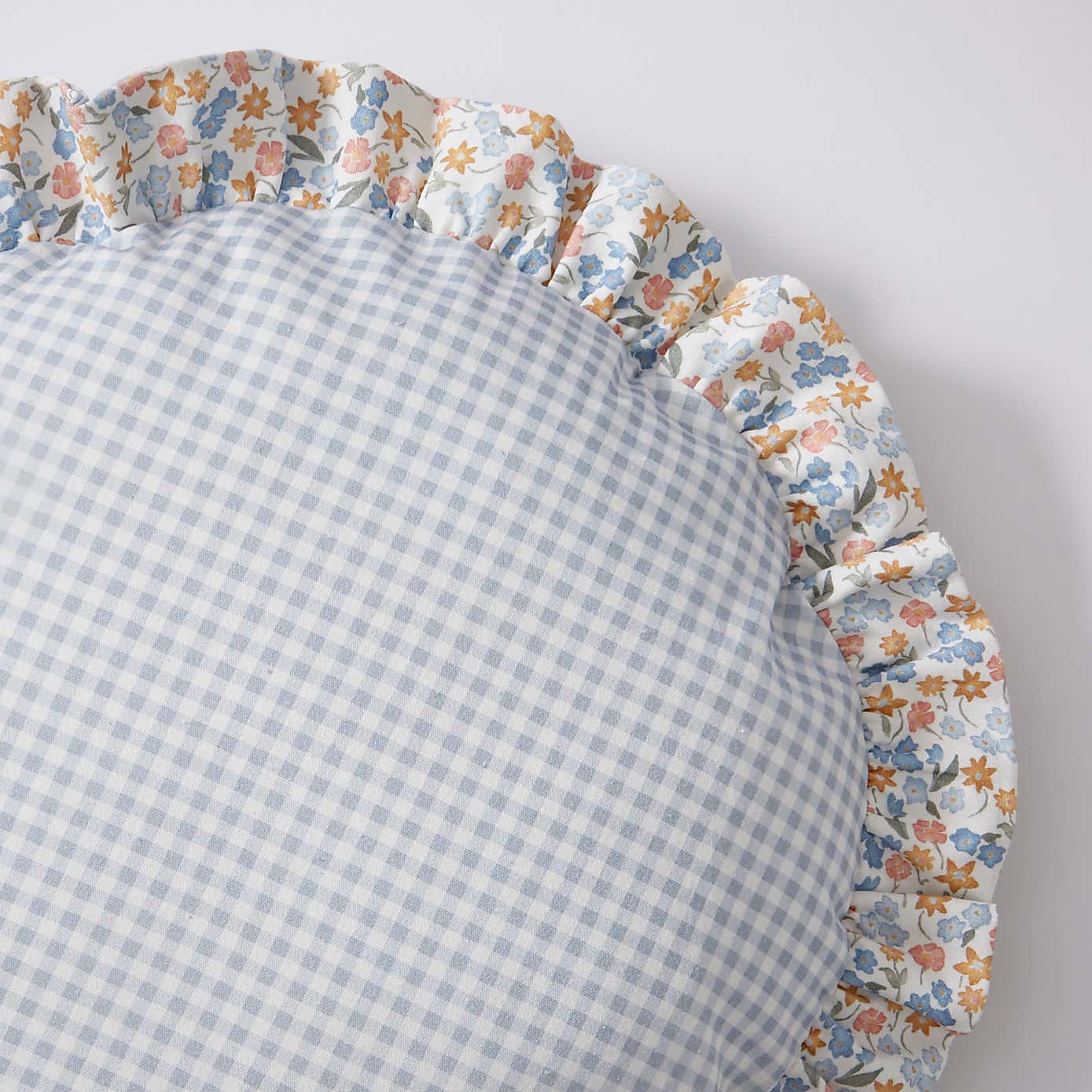 Elsie Gingham Round Cuhsion
