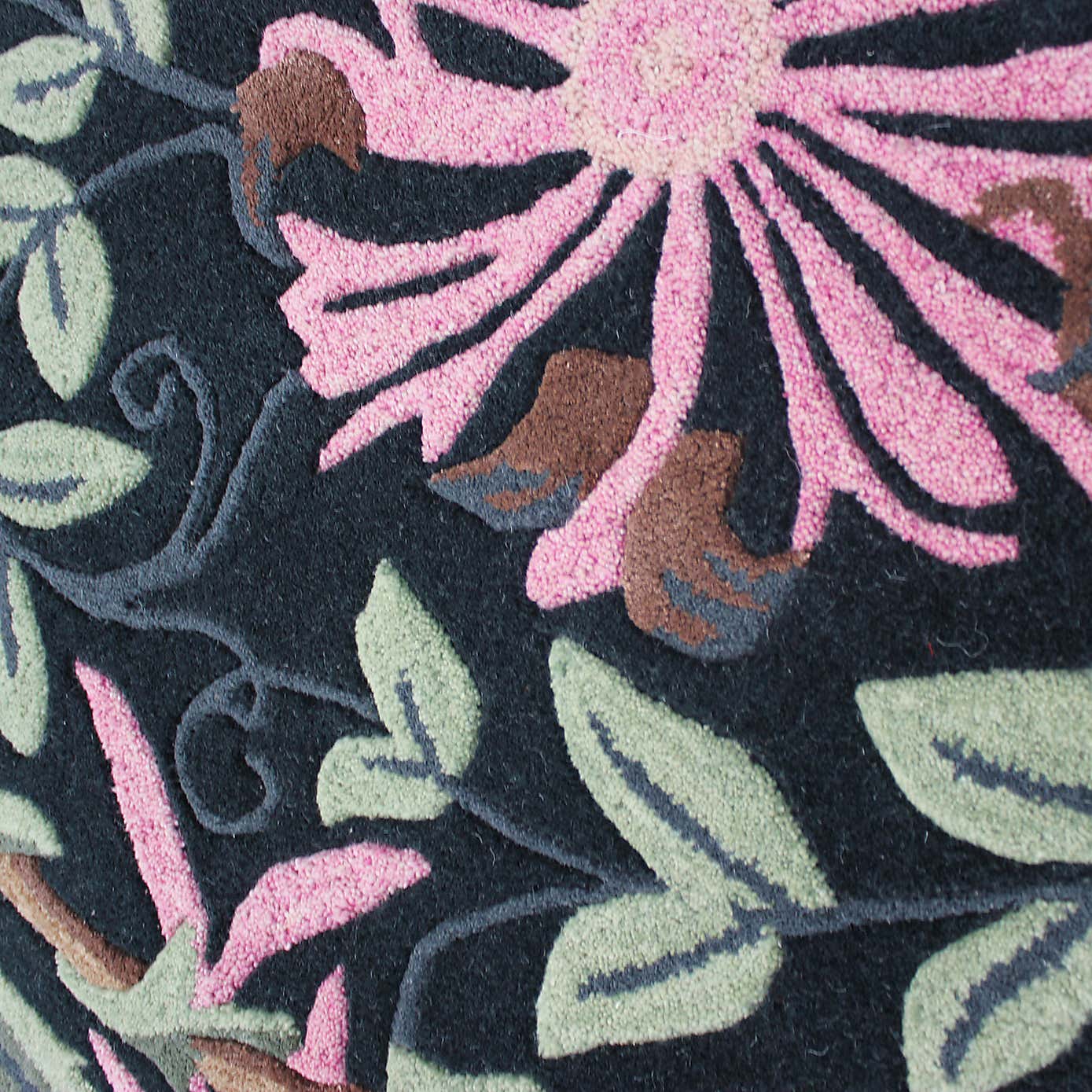 V&A Honeysuckle Rug