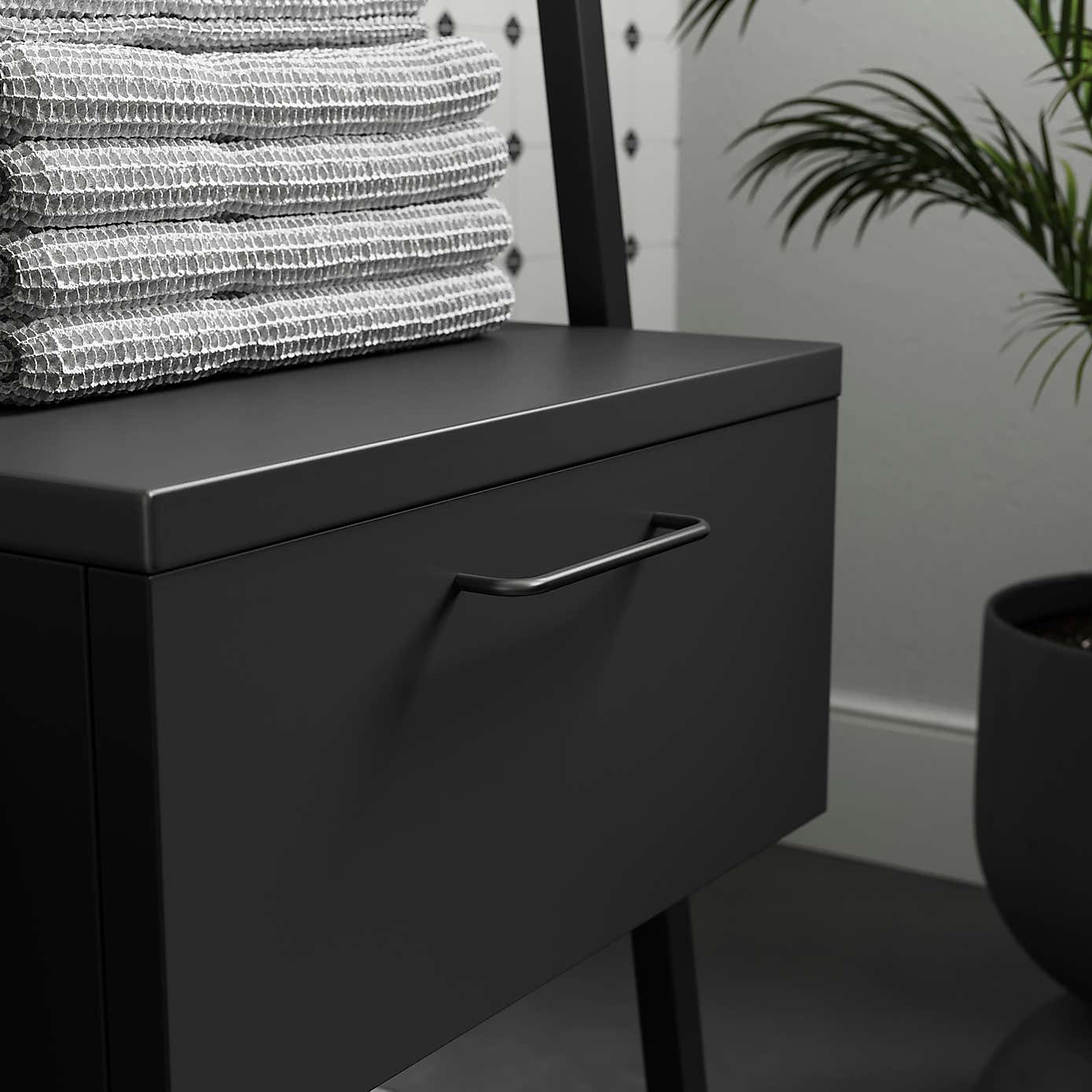 Stannis Reeded Glass Ladder Shelf