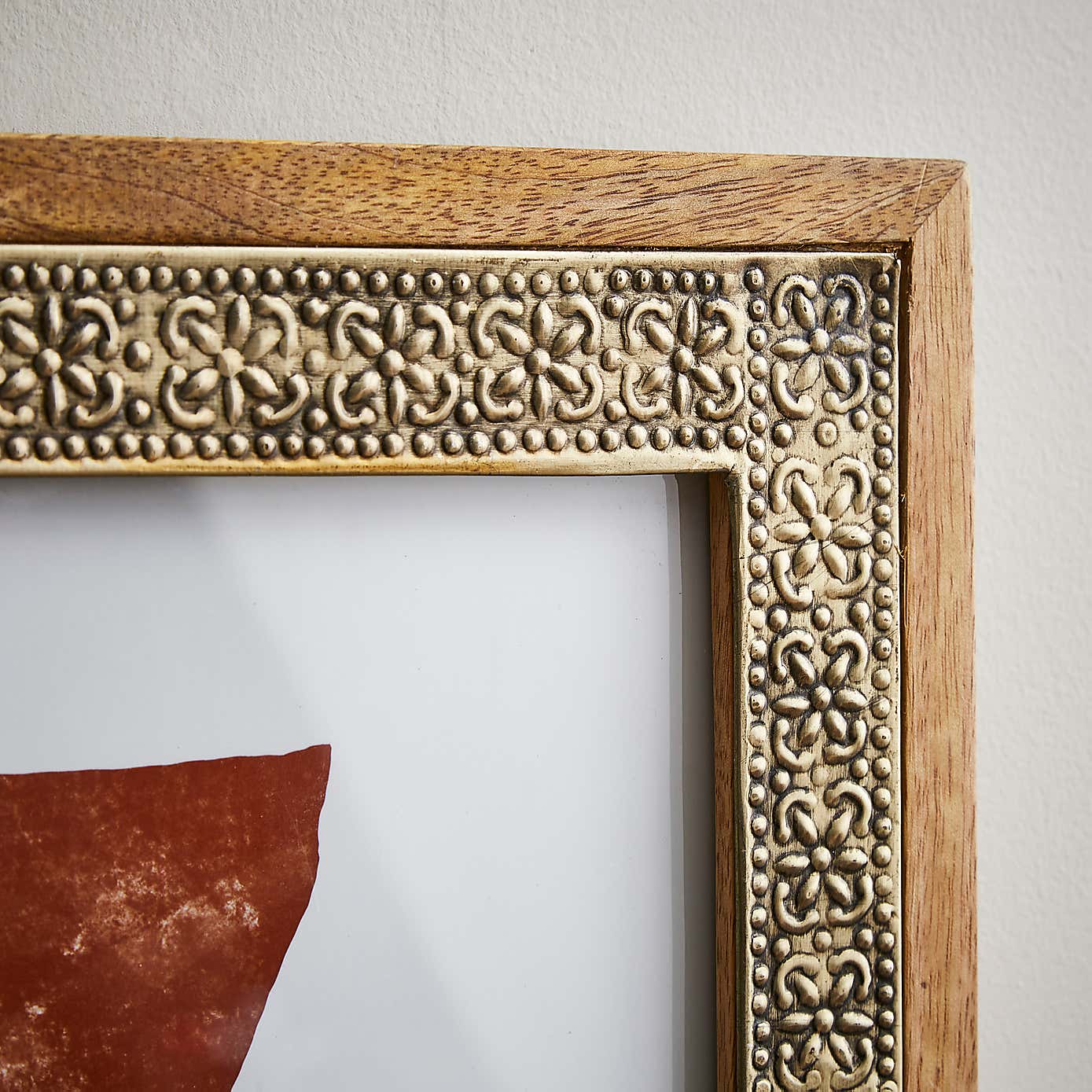 Detailed Gold Metal Wooden Edge Photo Frame