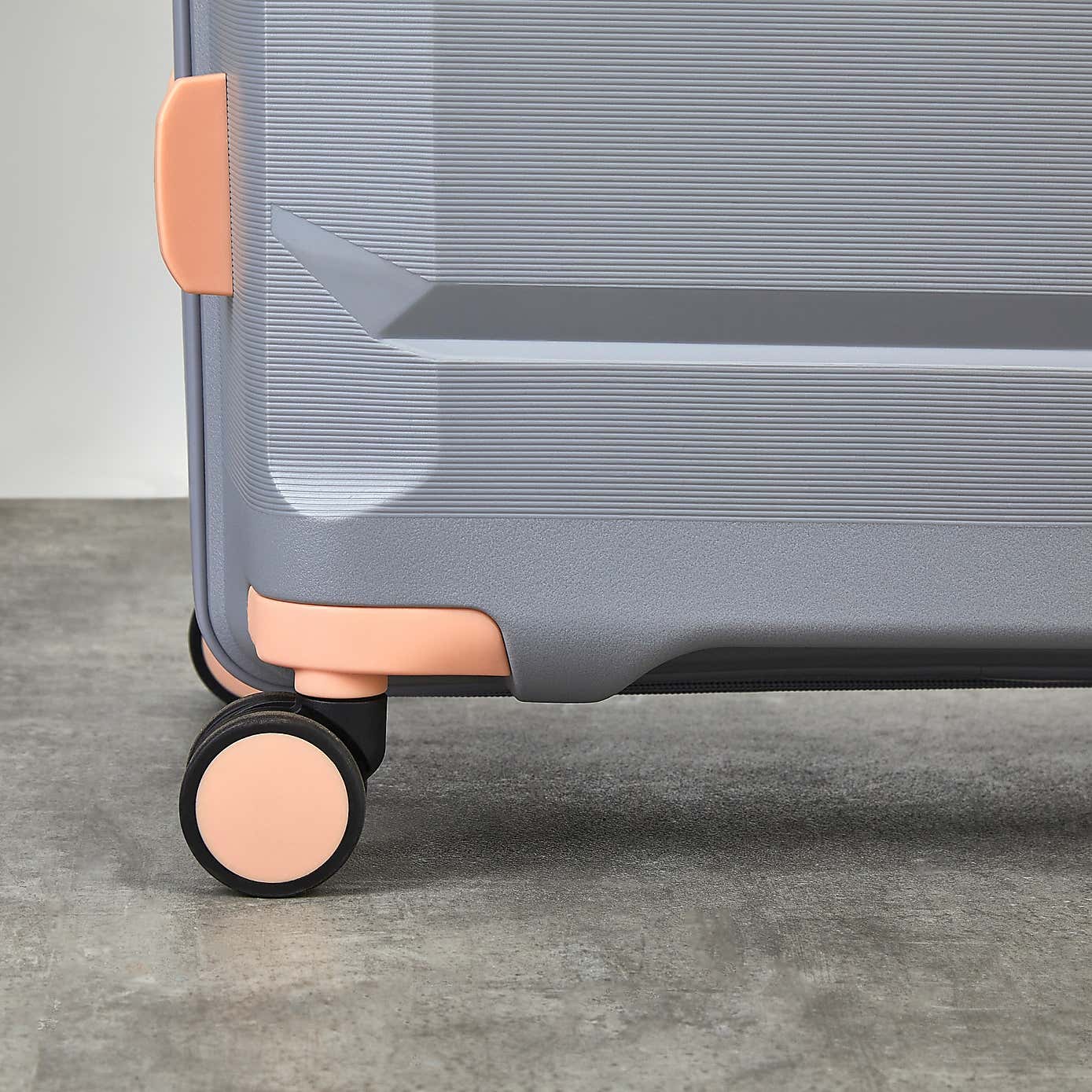 Rock Luggage Tulum Suitcase