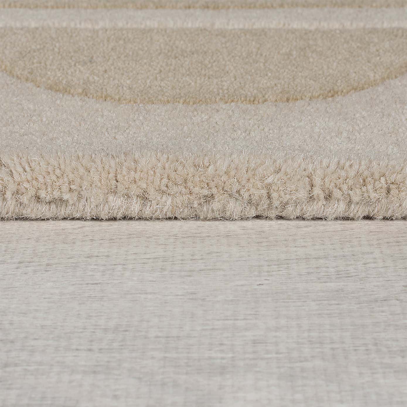 Lois Scallop Border Wool Rug