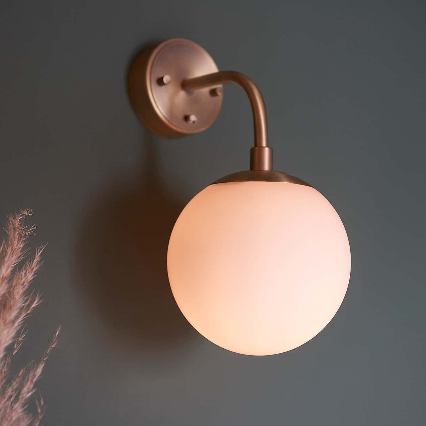 Vogue Lighting Newton Wall Light