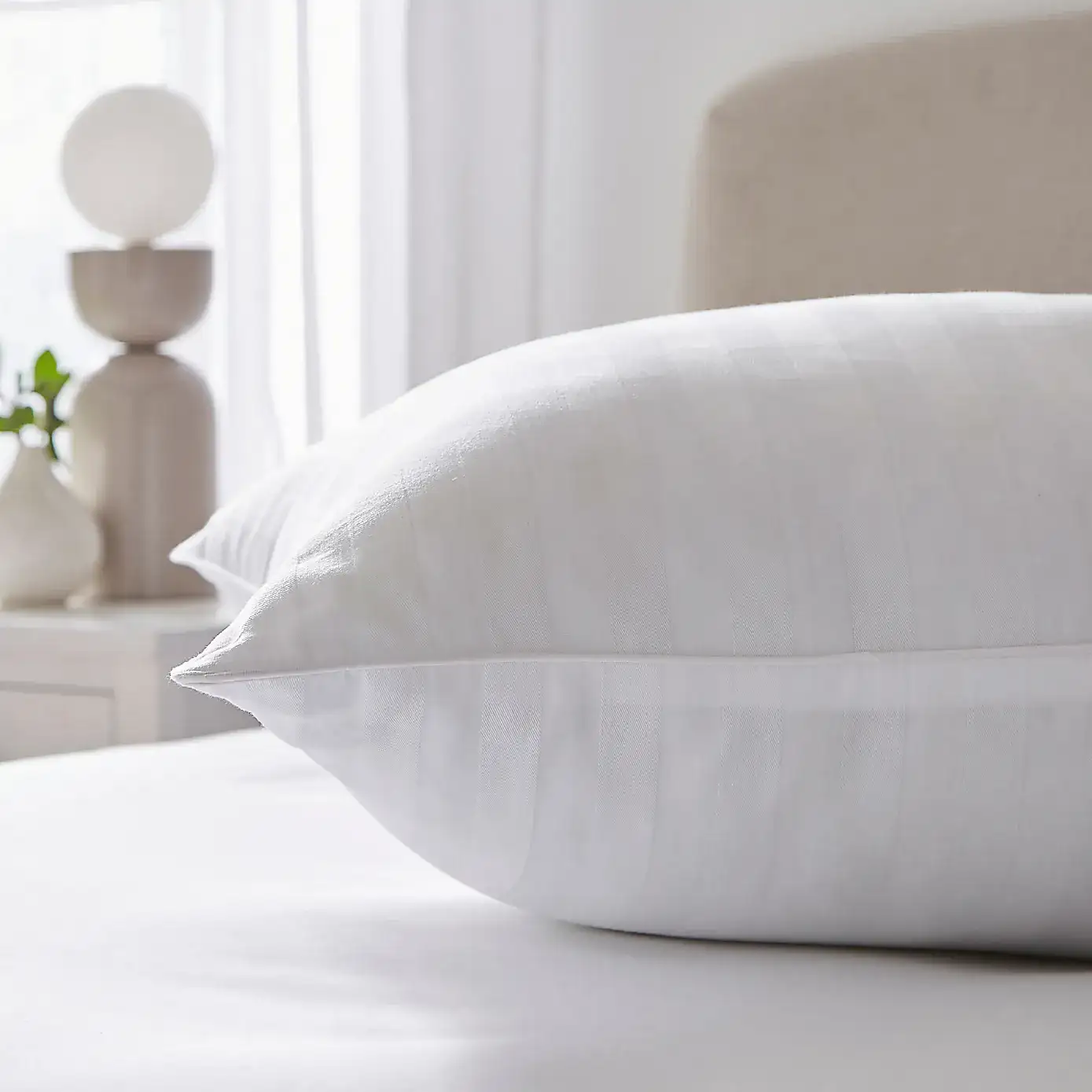 Hotel Anti-Allergy Luxury Cotton Side Sleeper Body Pillow