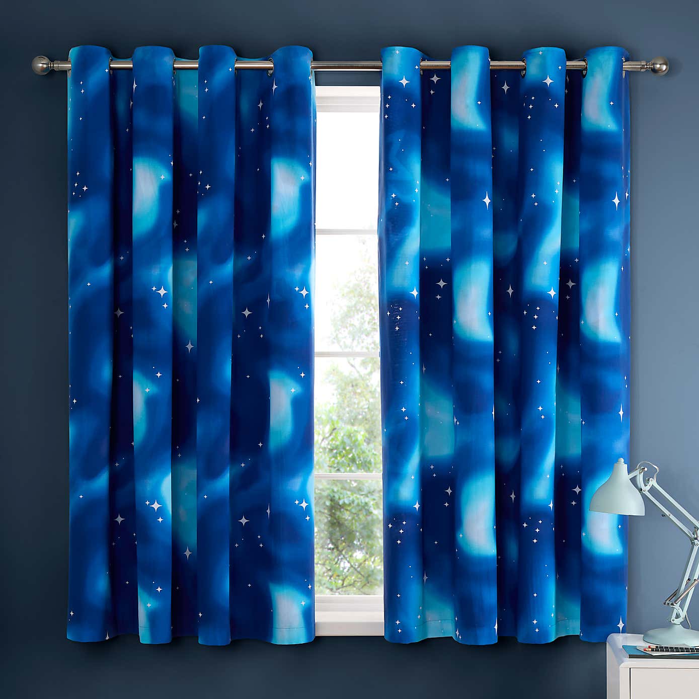 Catherine Lansfield White Ombre Stars Eyelet Curtains
